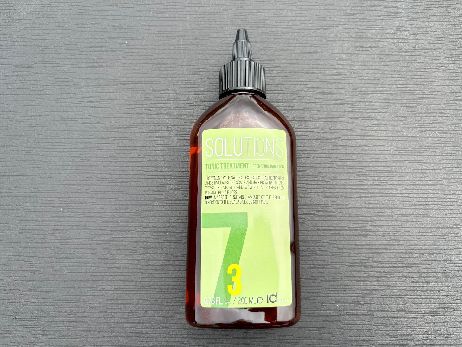 IdHAIR Solutions No.7-3 Tonic Treatment på bord