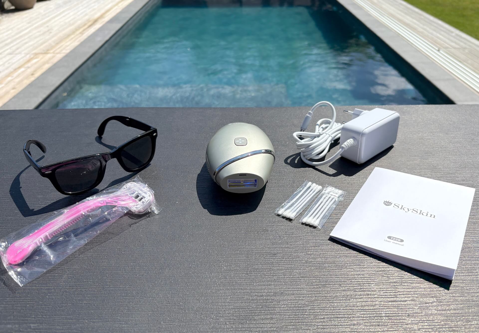 Indhold fra kasse med SkySkin IPL Advanced