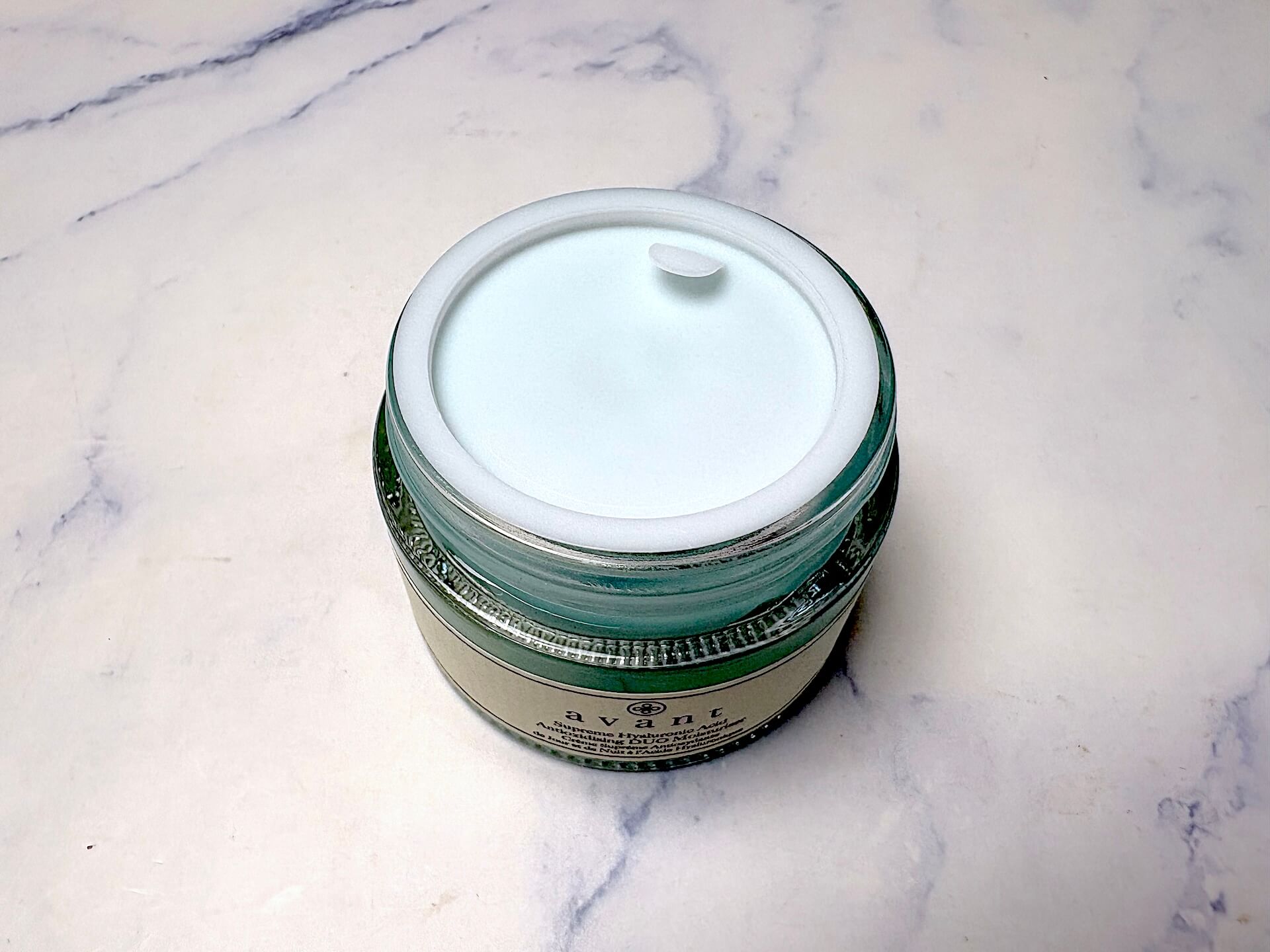 Indre låg på Avant Skincare Supreme Hyaluronic Acid Anti-Oxidising DUO Moisturiser