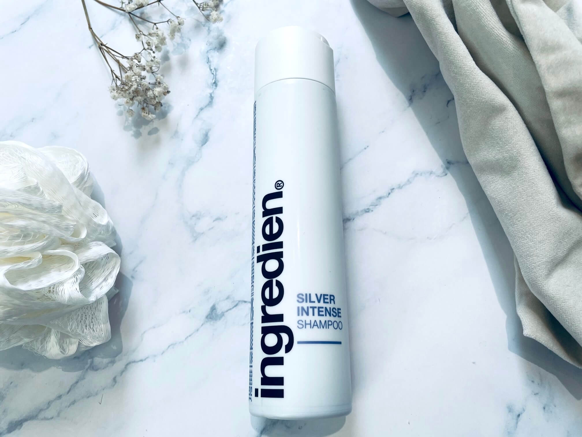 ingredien Intense silver shampoo på bord