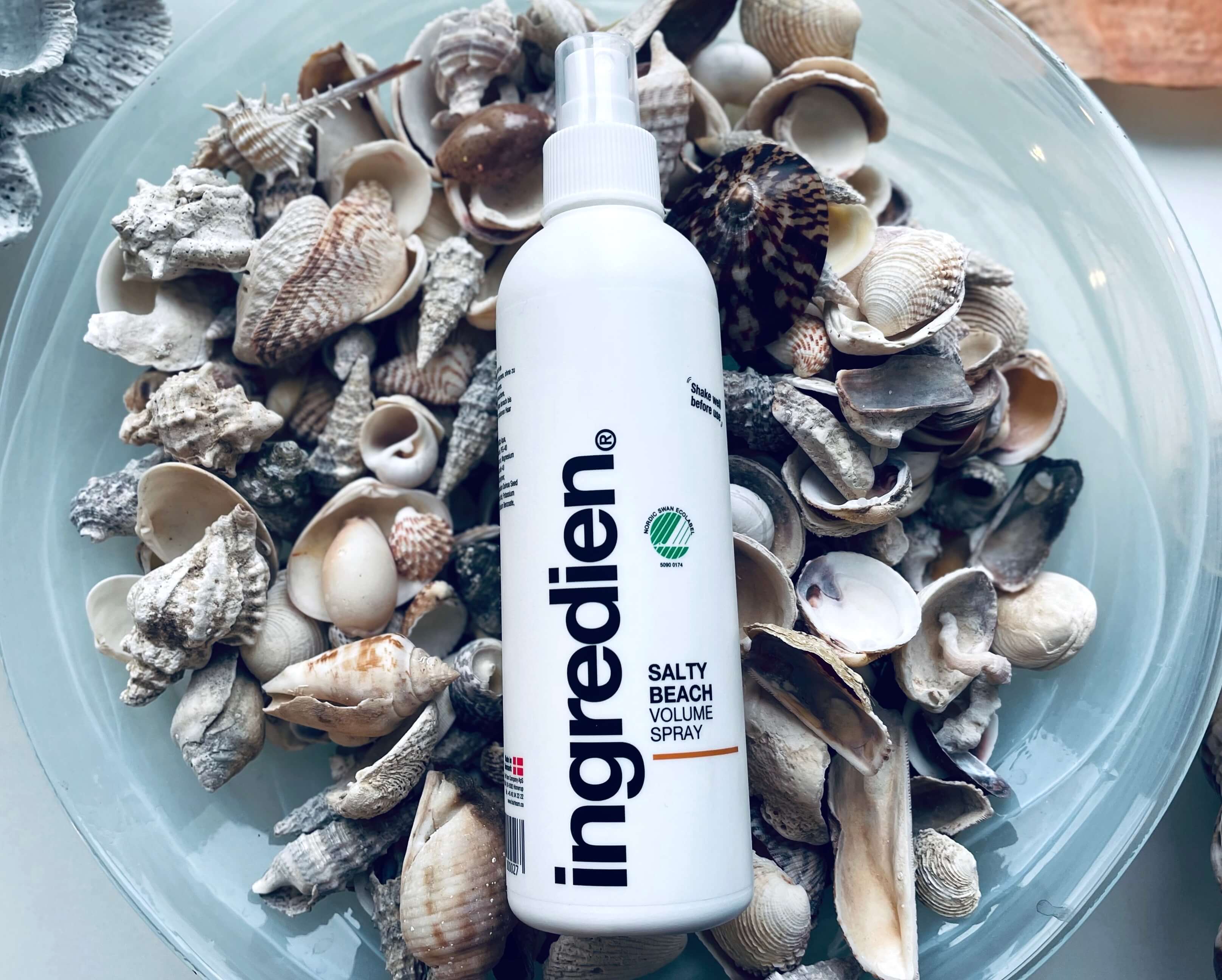 ingredien Salty Beach saltvandsspray iblandt strandskaller
