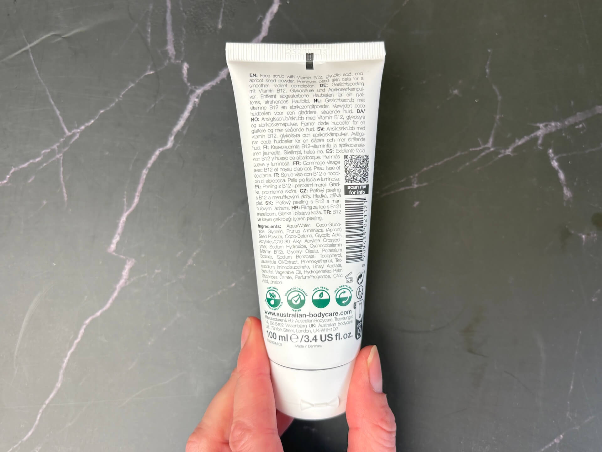 Ingredienser i Australian Bodycare B12 Face Scrub