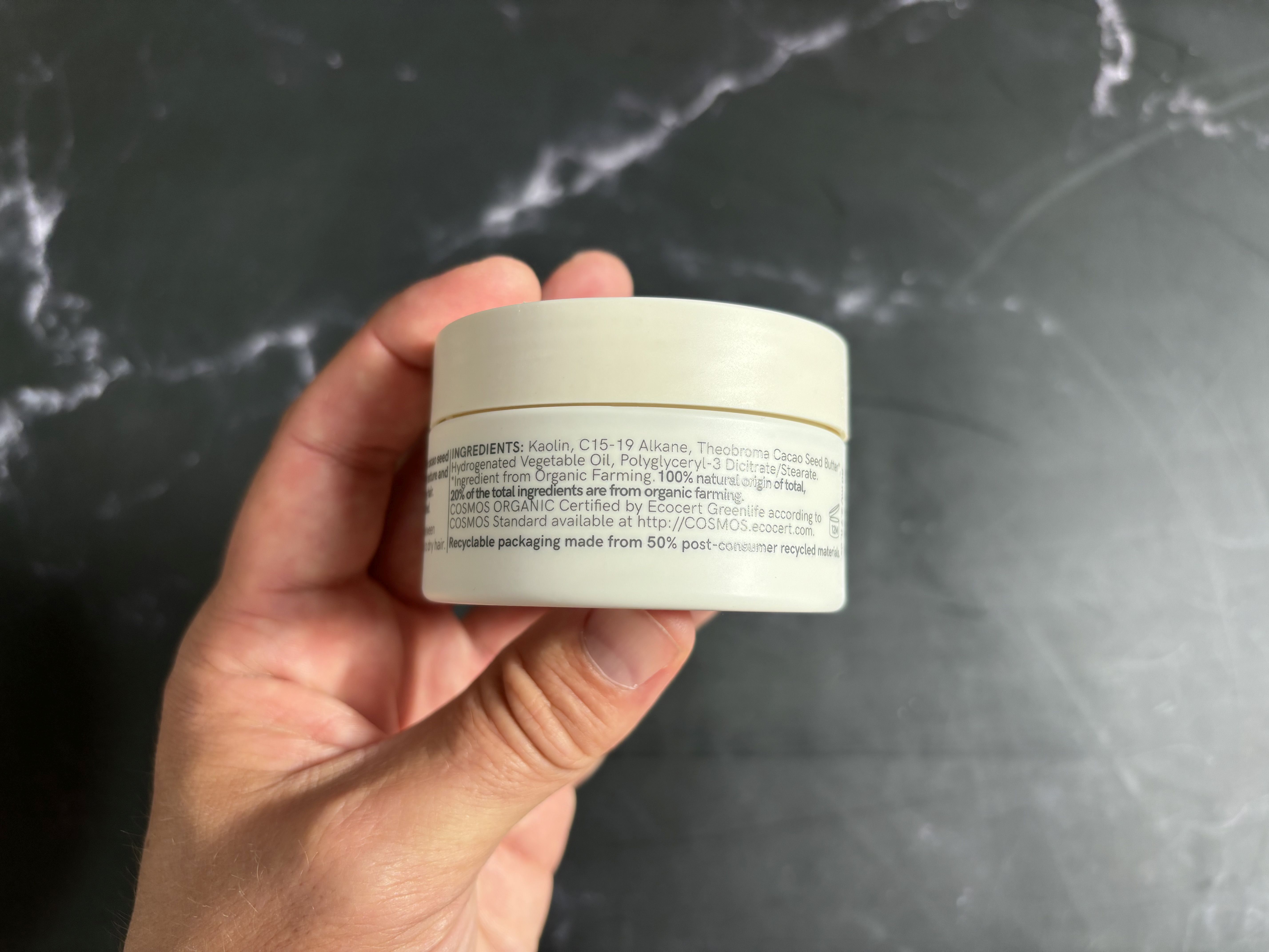 Ingredienslisten på bagsiden af Hairlust hårvoks