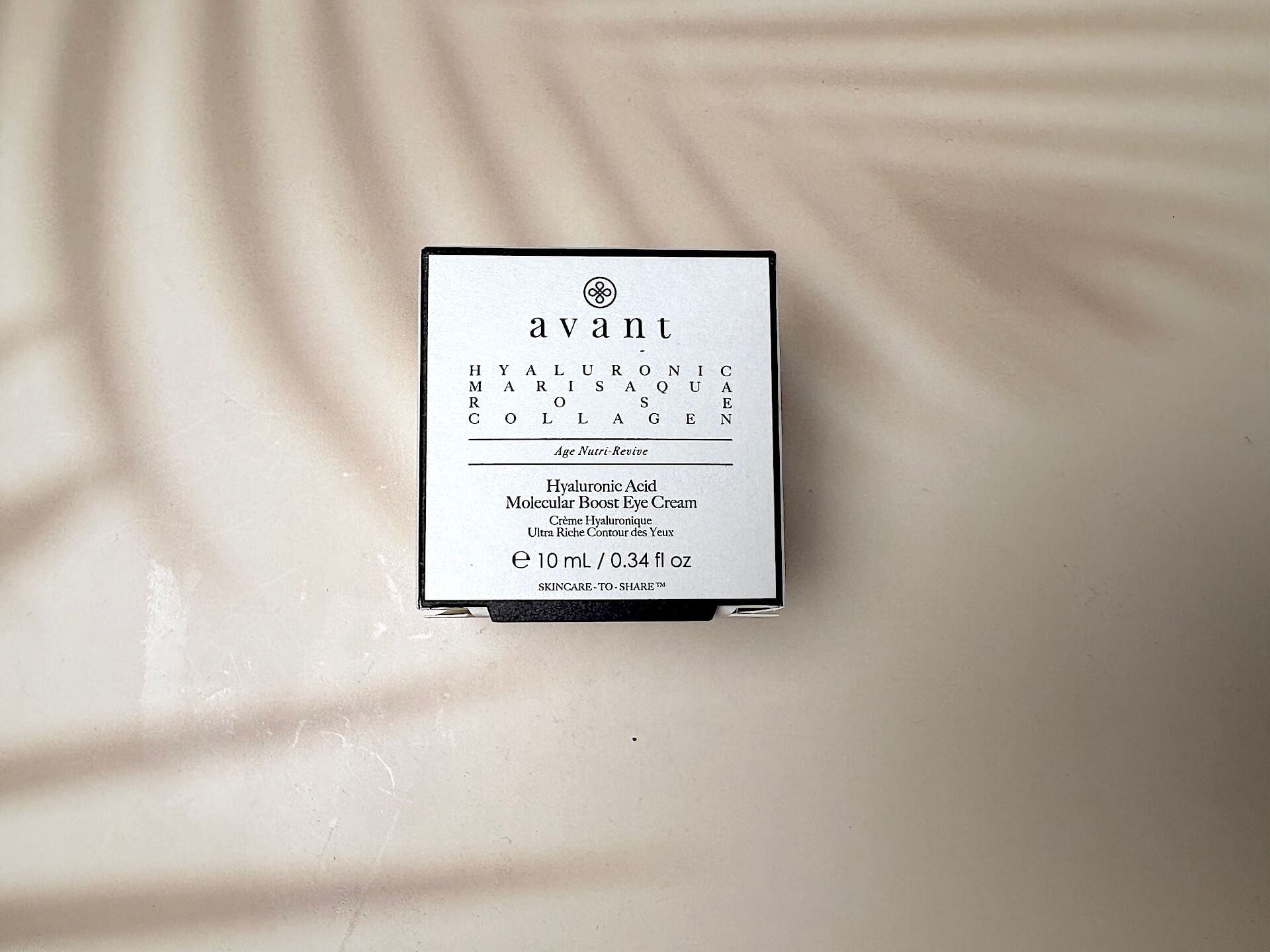 Kasse med Avant Skincare Hyaluronic Acid Molecular Boost Eye Cream