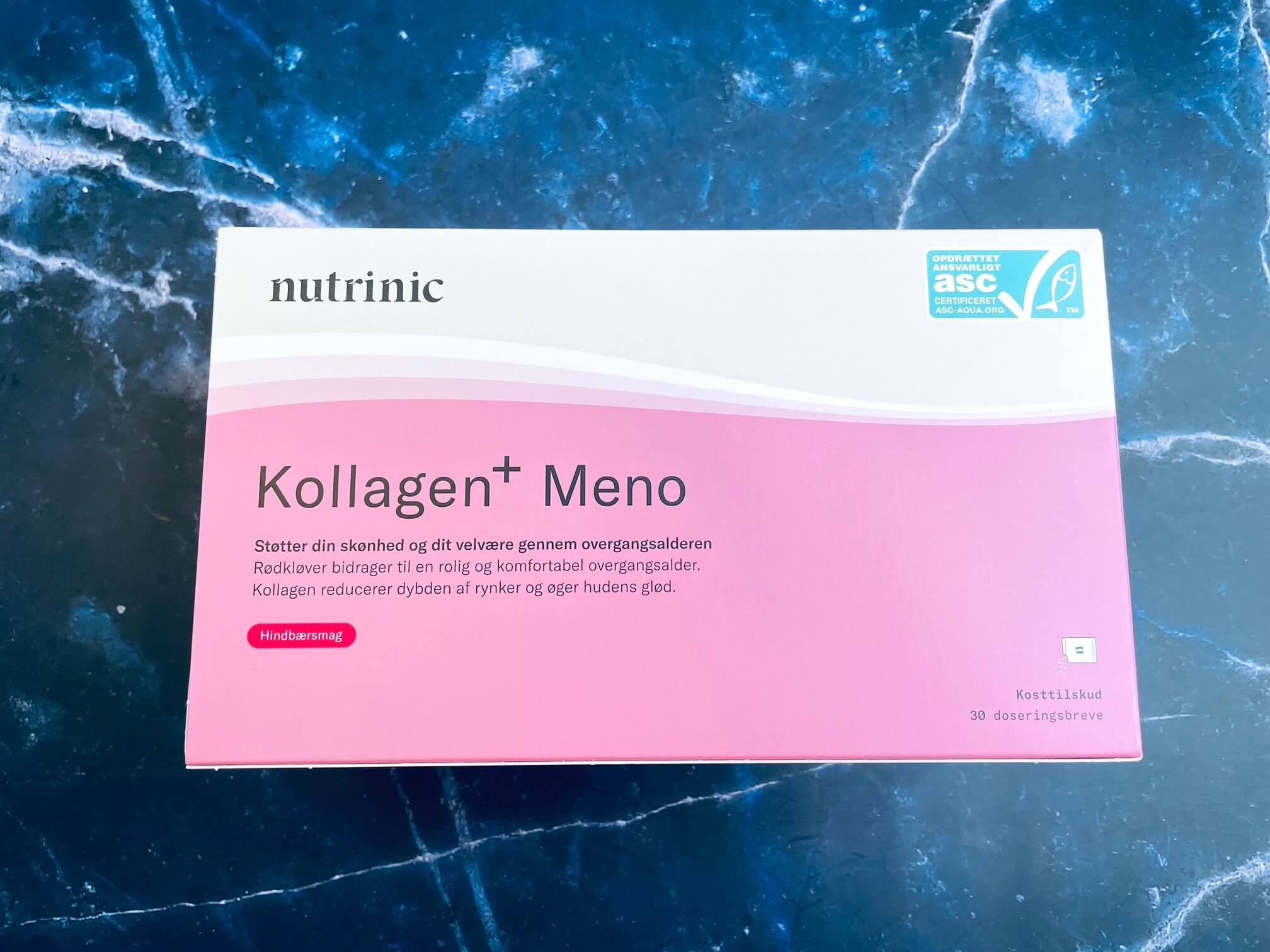 Kasse med Kollagen+ Meno fra Nutrinic på bord