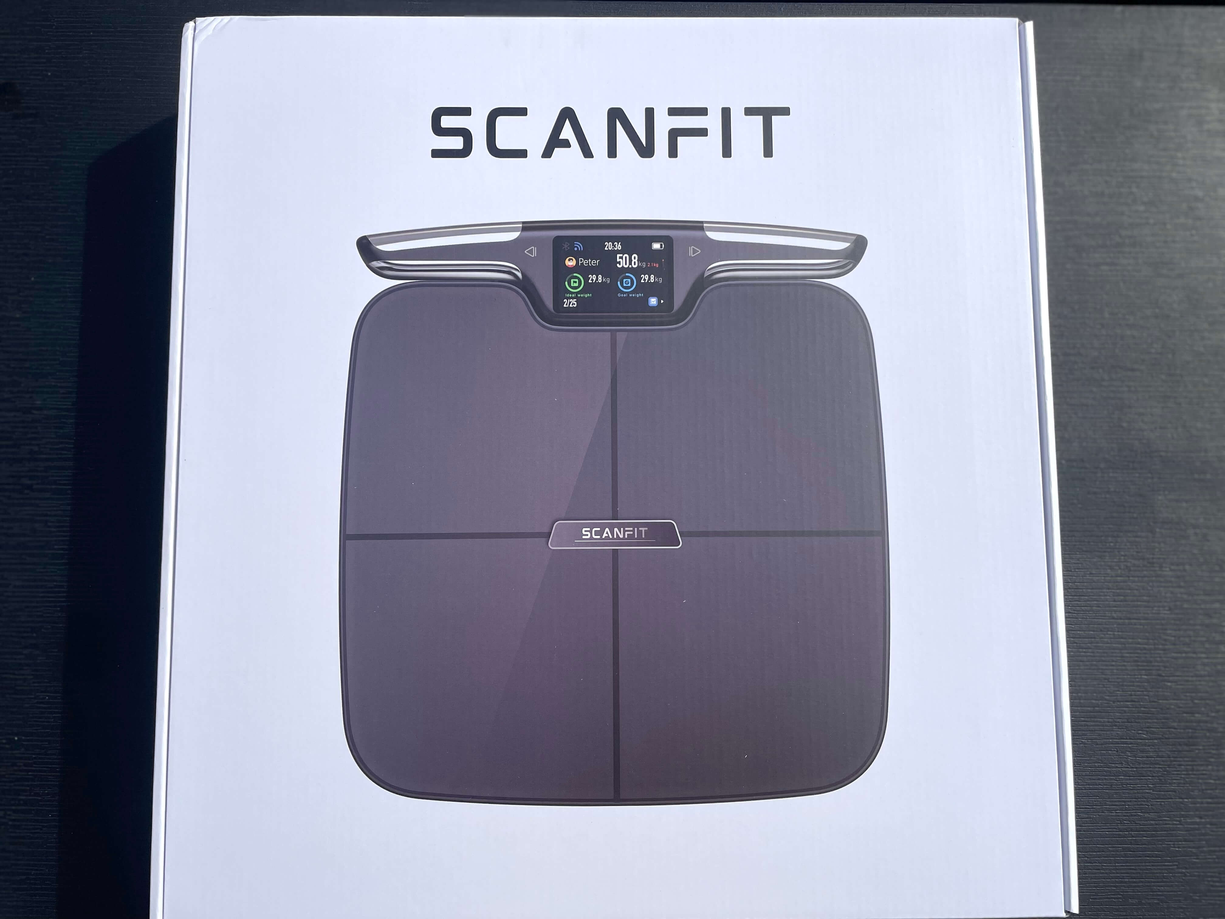 Kasse med Scanfit Pro kropsscanner på bord