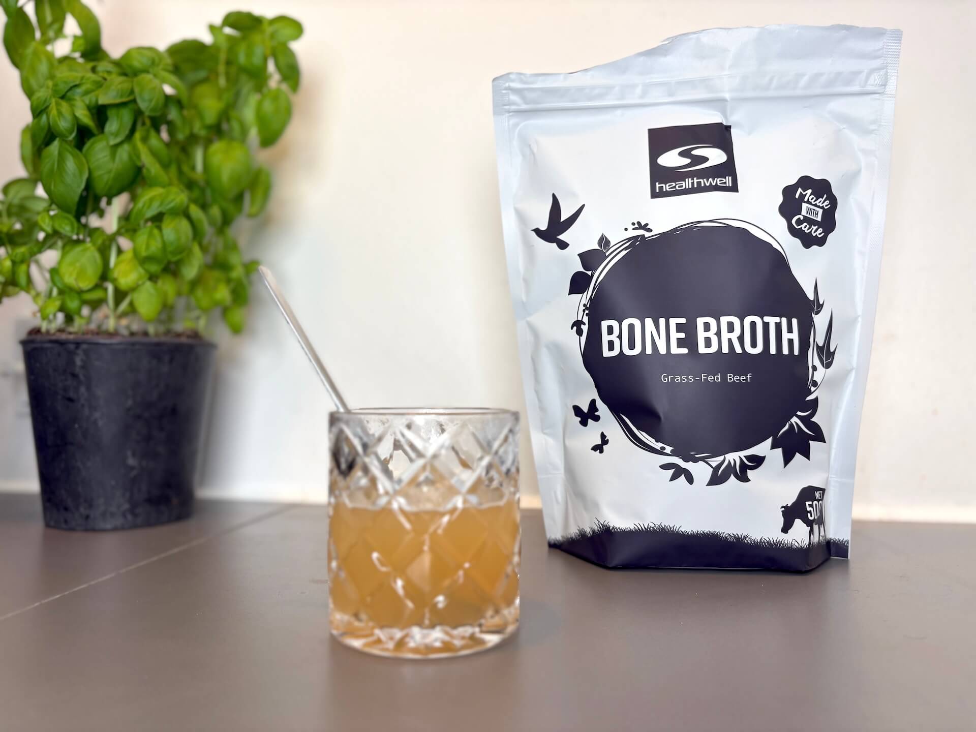 Kop vand med Healthwell Bone Broth Grass Fed