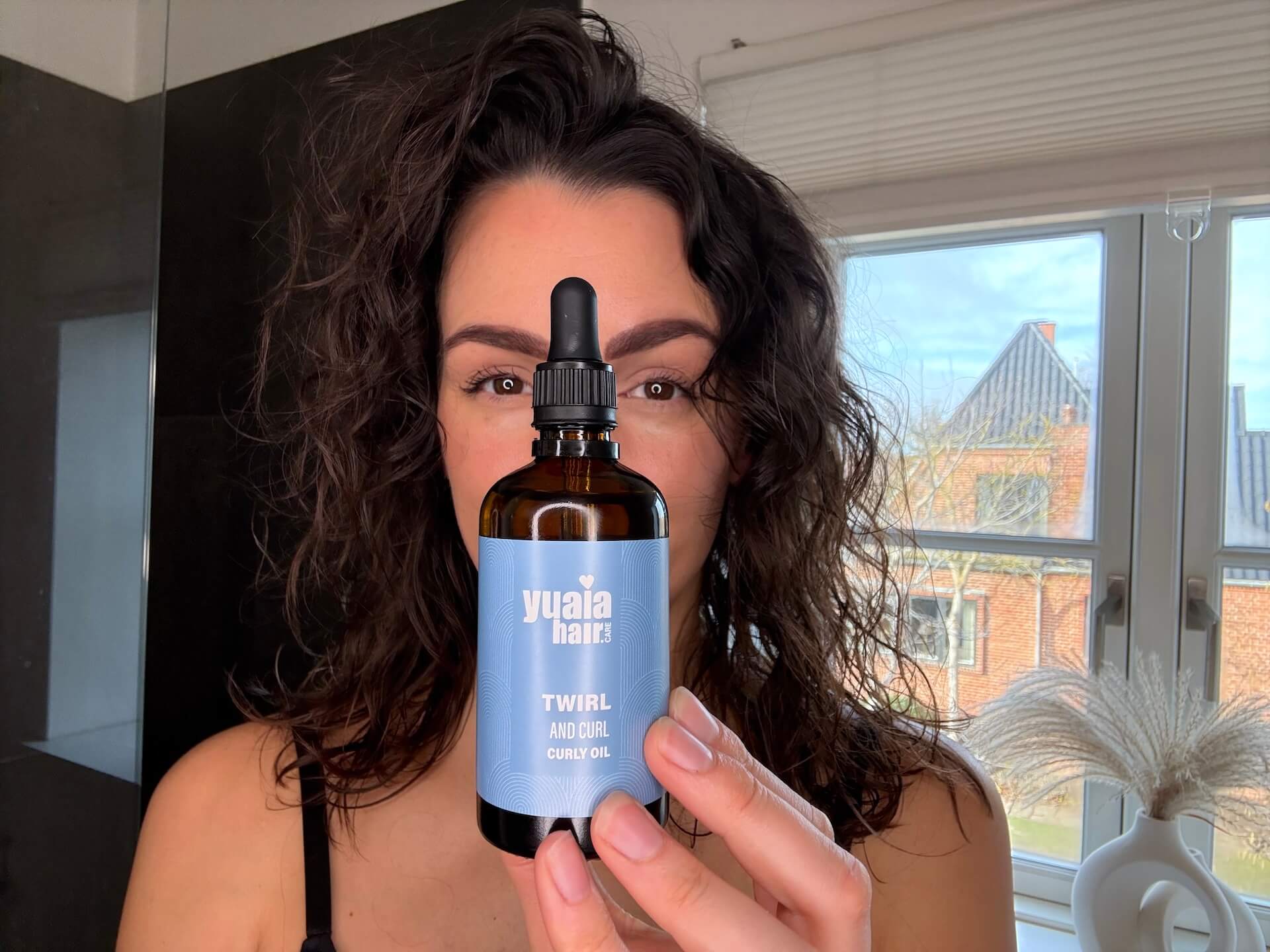 Yuaia Haircare Twirl and Curl Curly Oil 