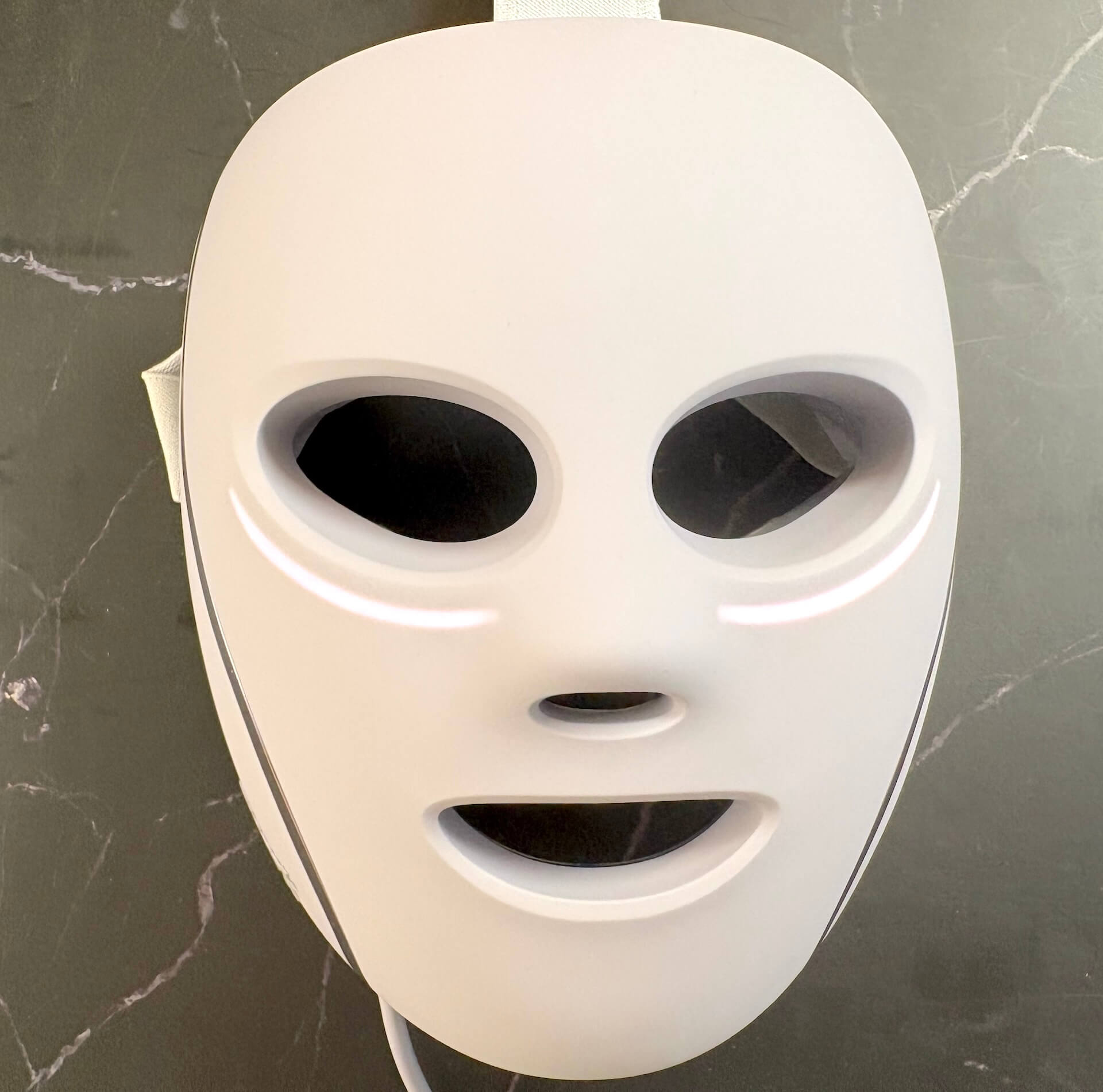 Kuldebehandling tændt på Shark CryoGlow LED Face Mask