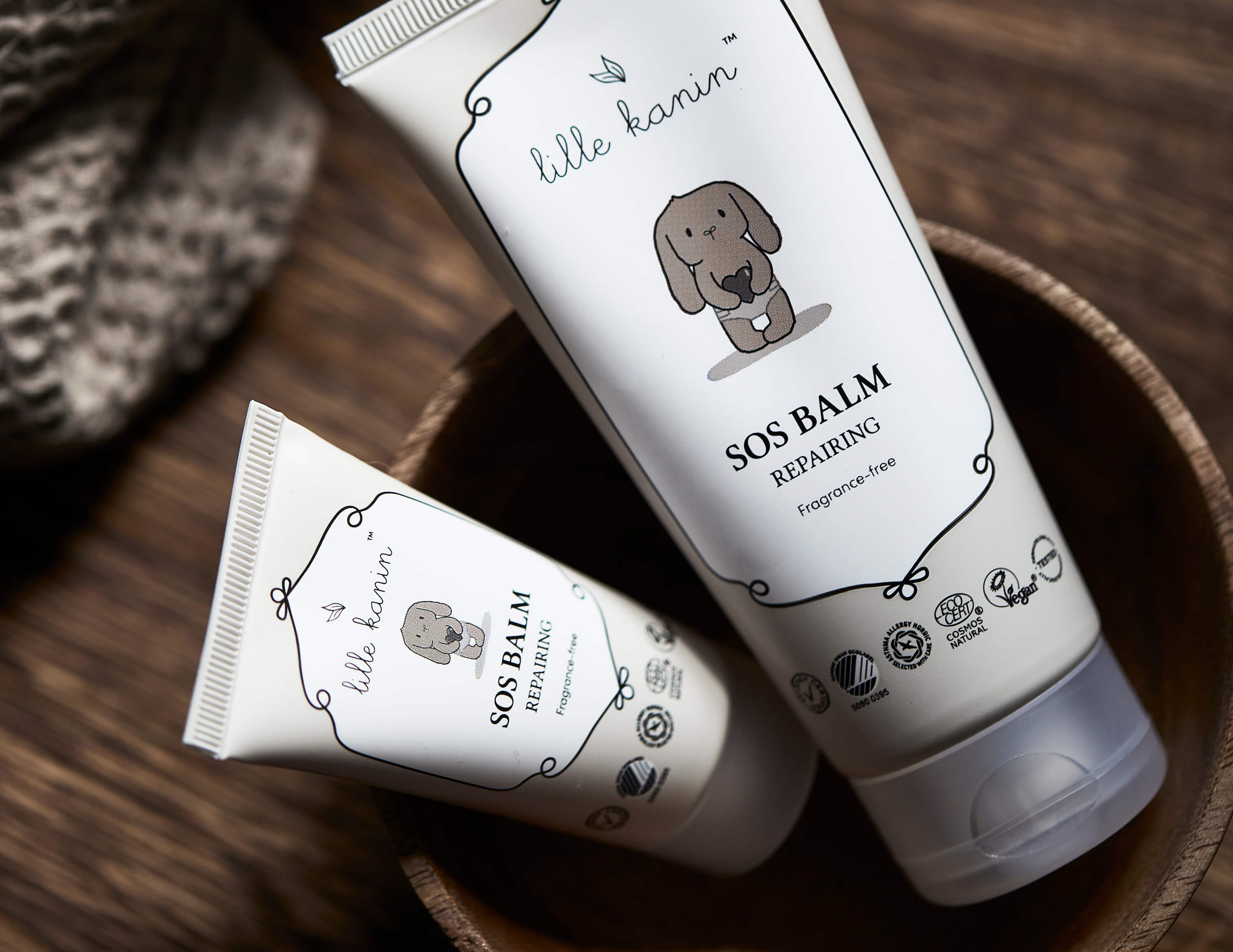 Lille kanin sos balm der ligger i en skål