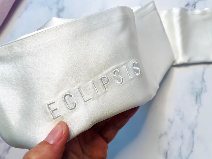 Logo på Eclipsis silke pudebetræk
