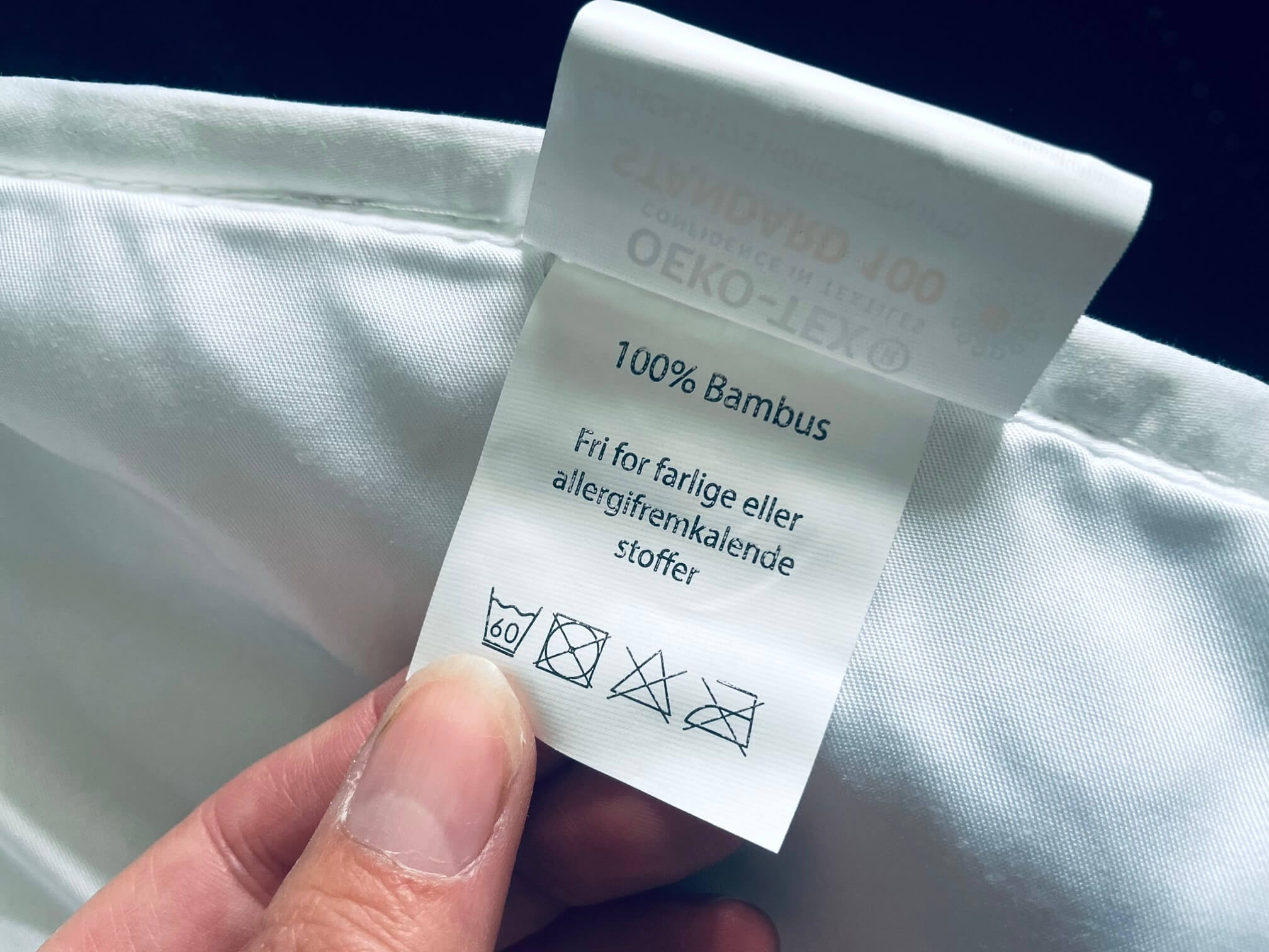 Mærke med 100% bambus på tyngdedyne