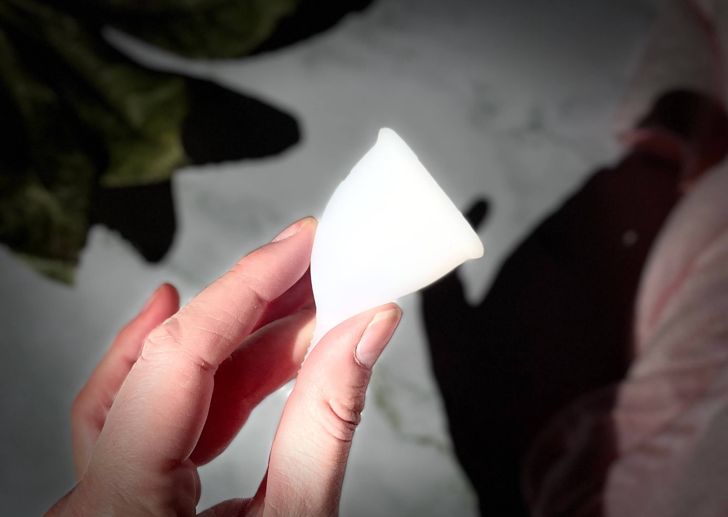 maxmedix menstruationskop i hånd