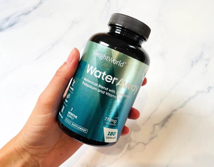 Maxmedix Water Away i hånd