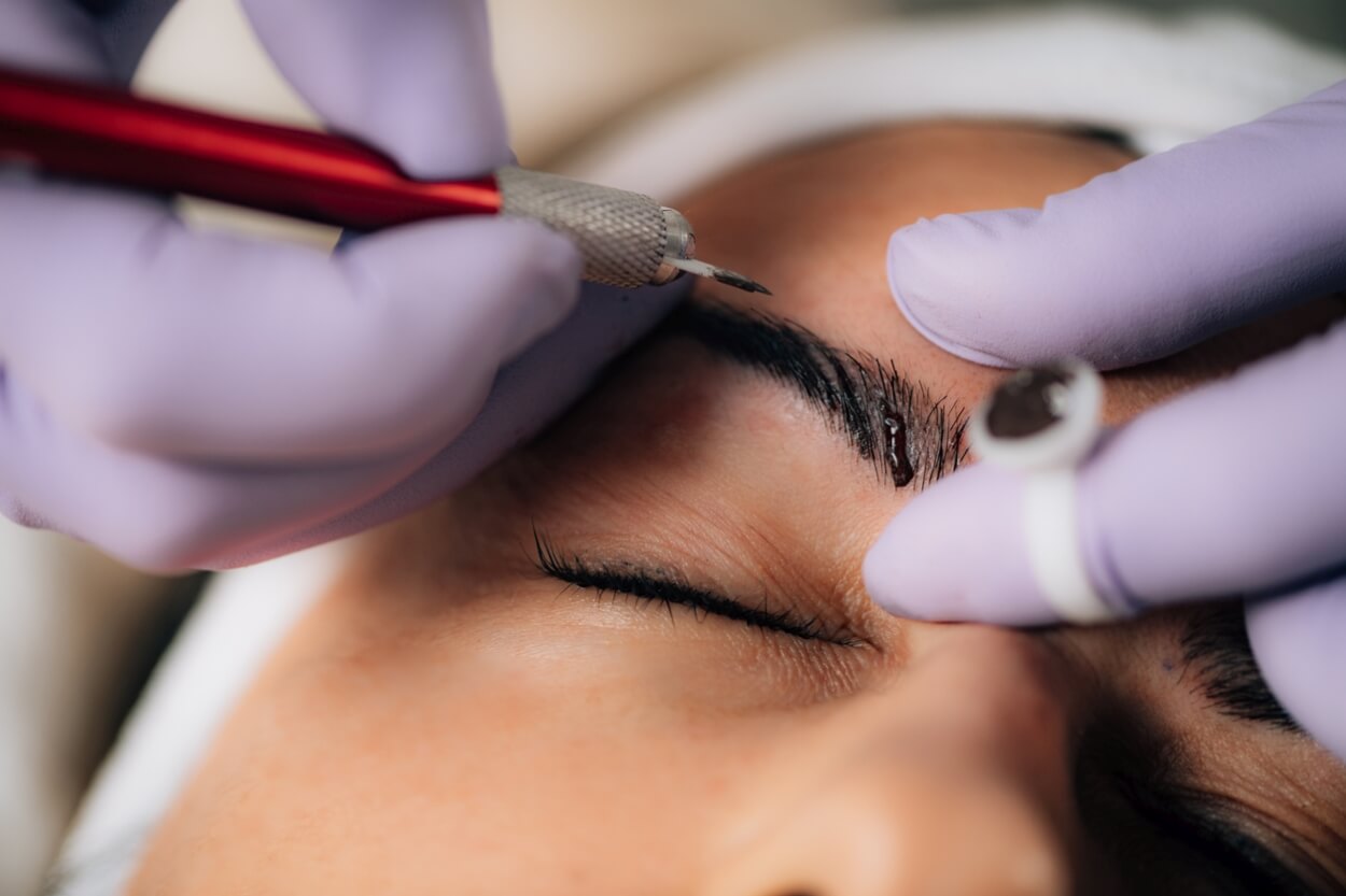 Microblading bryn: Alt du skal vide om brynbehandlingen