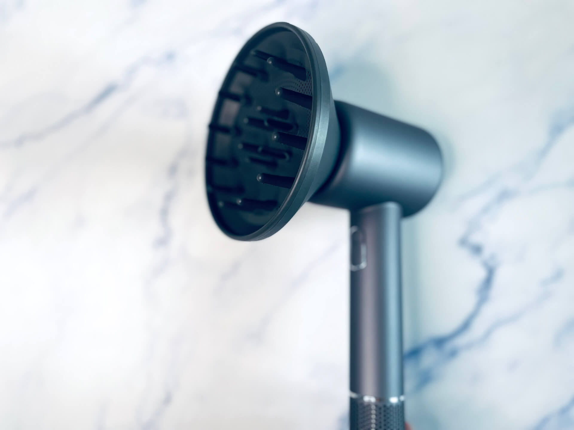 Milux ionisk hårtørrer fra Tech-Shoppen med diffuser på