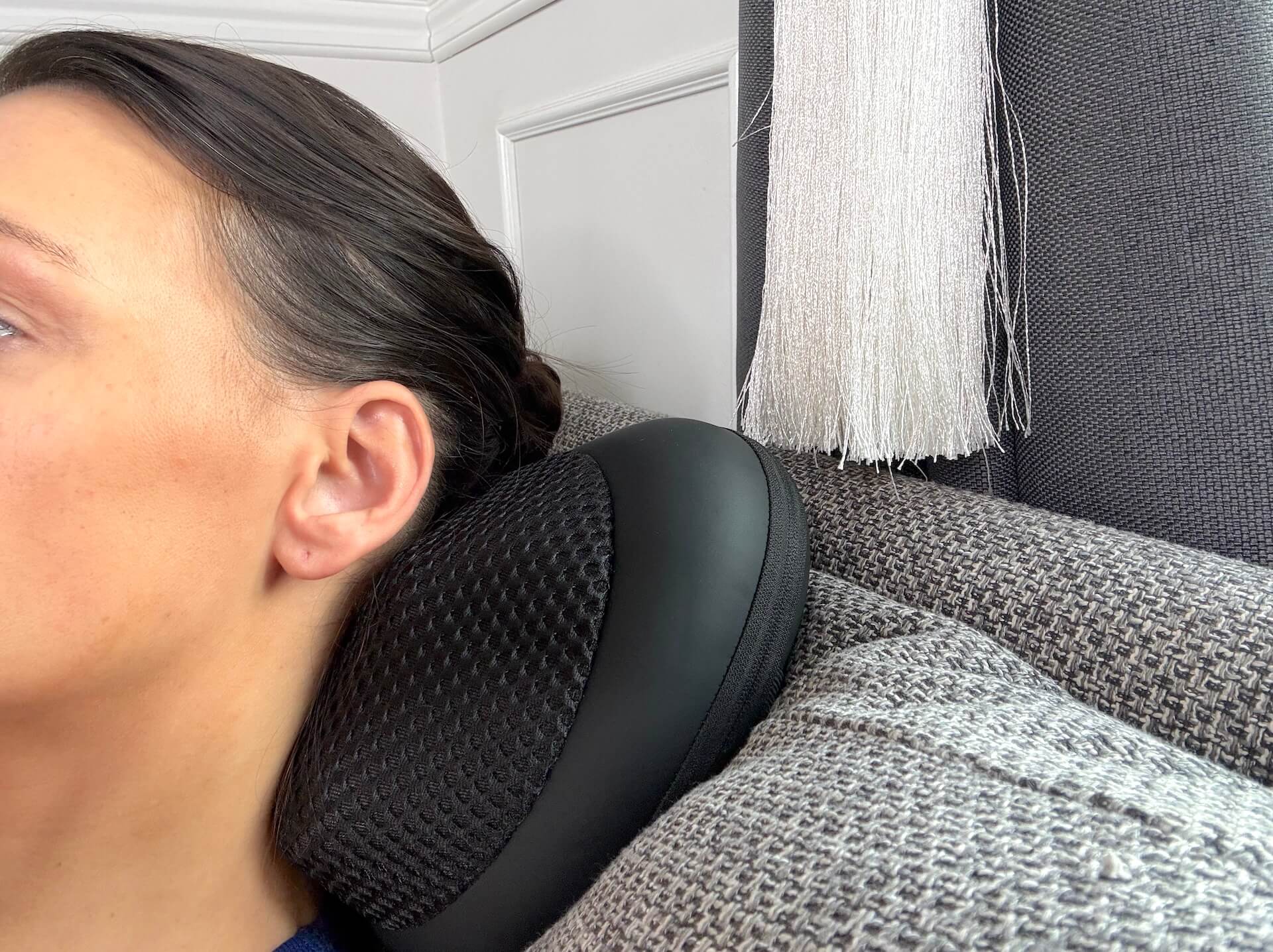 Nakkemassage med Flowlife Flowpillow Heat