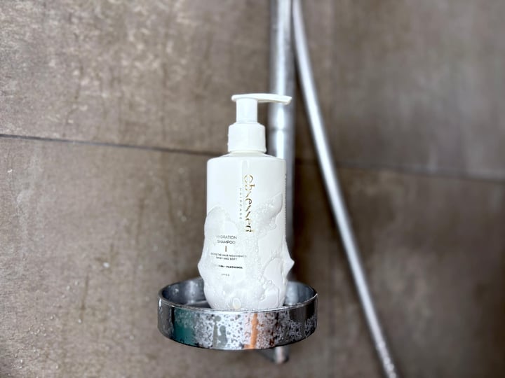 Obsessed Haircare Hydration Shampoo i brusekabine