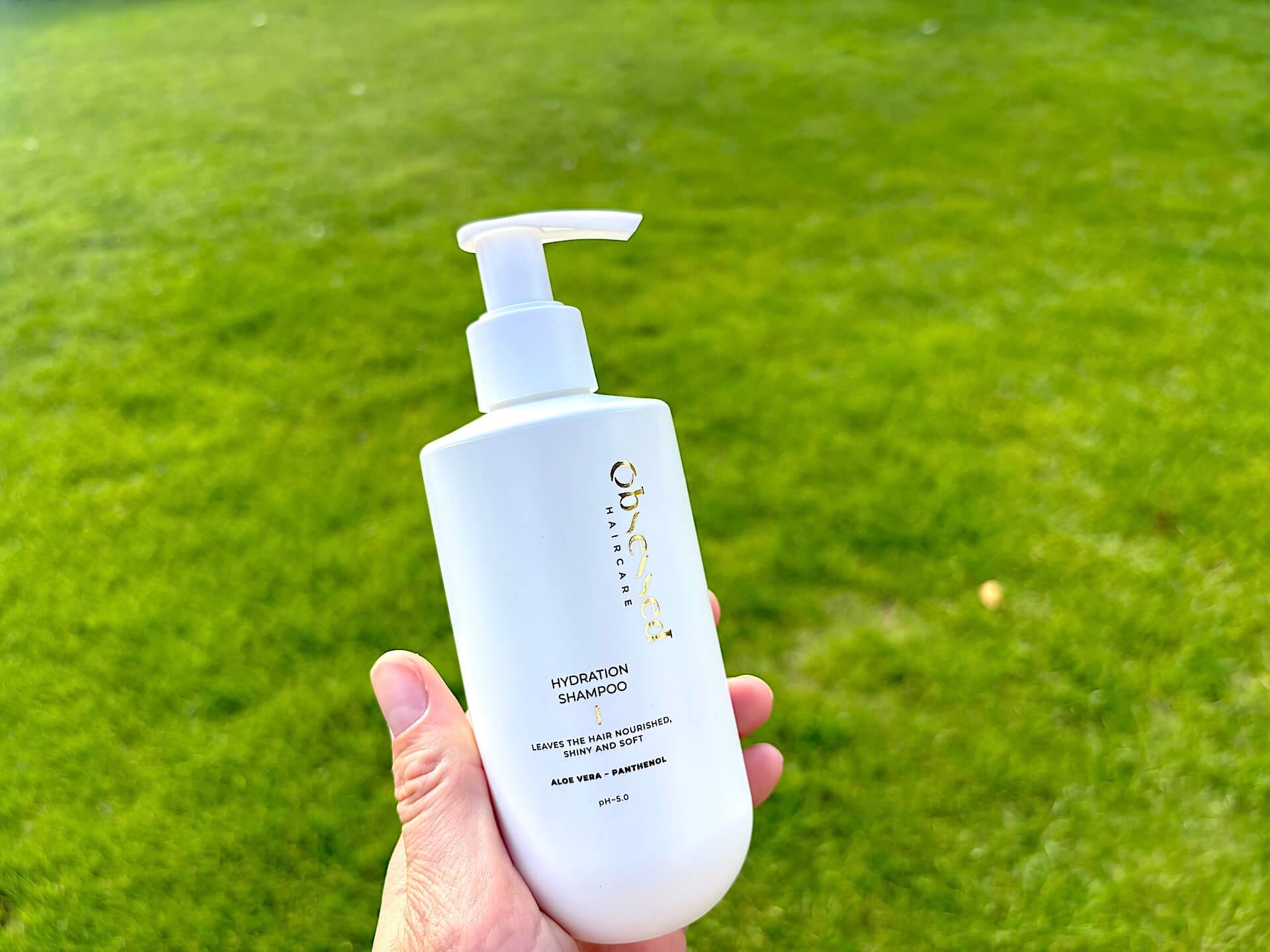 Obsessed Haircare Hydration Shampoo i hånd
