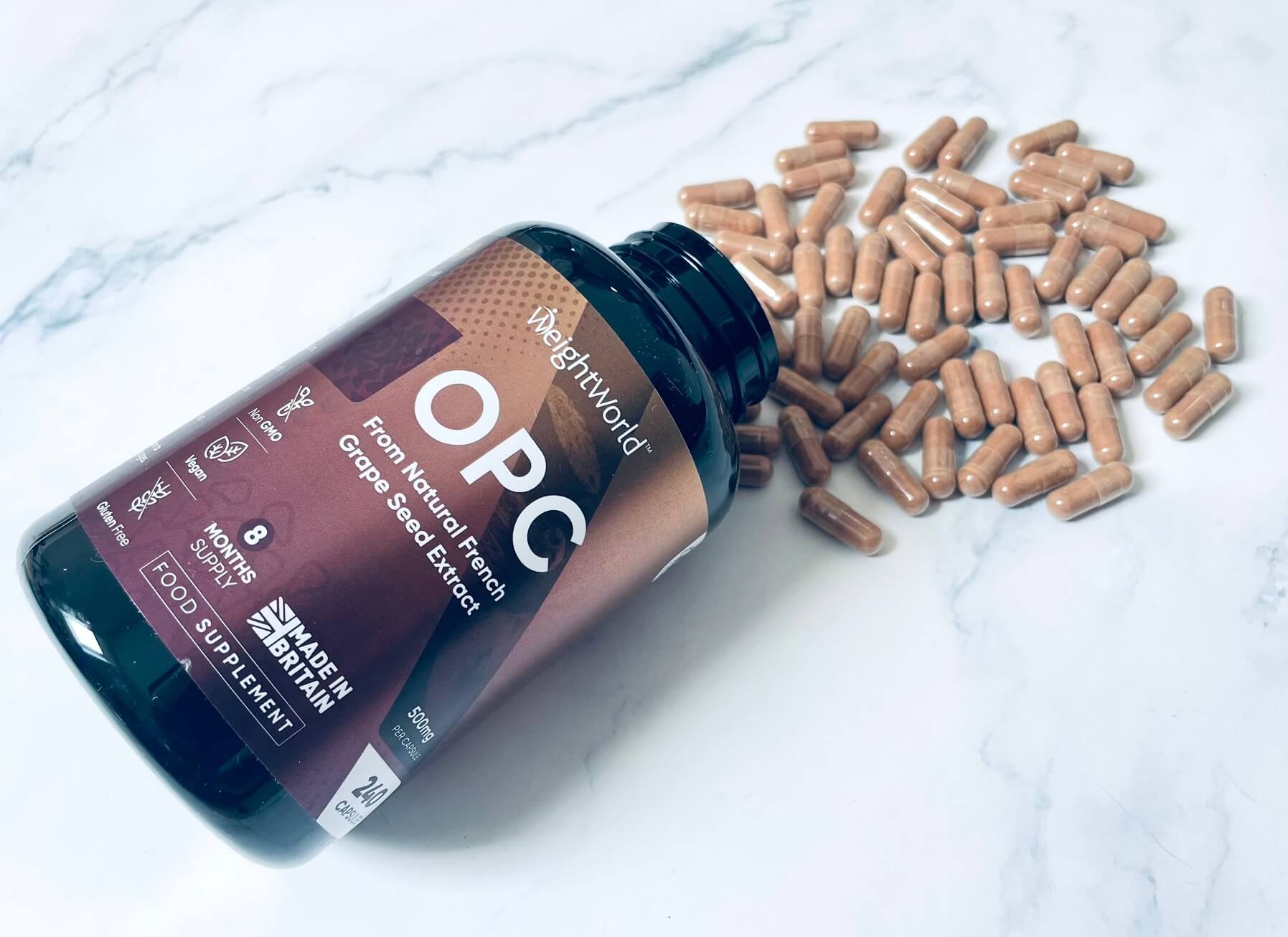 OPC vindruekerneekstrakt kapsler fra Weightworld på bord