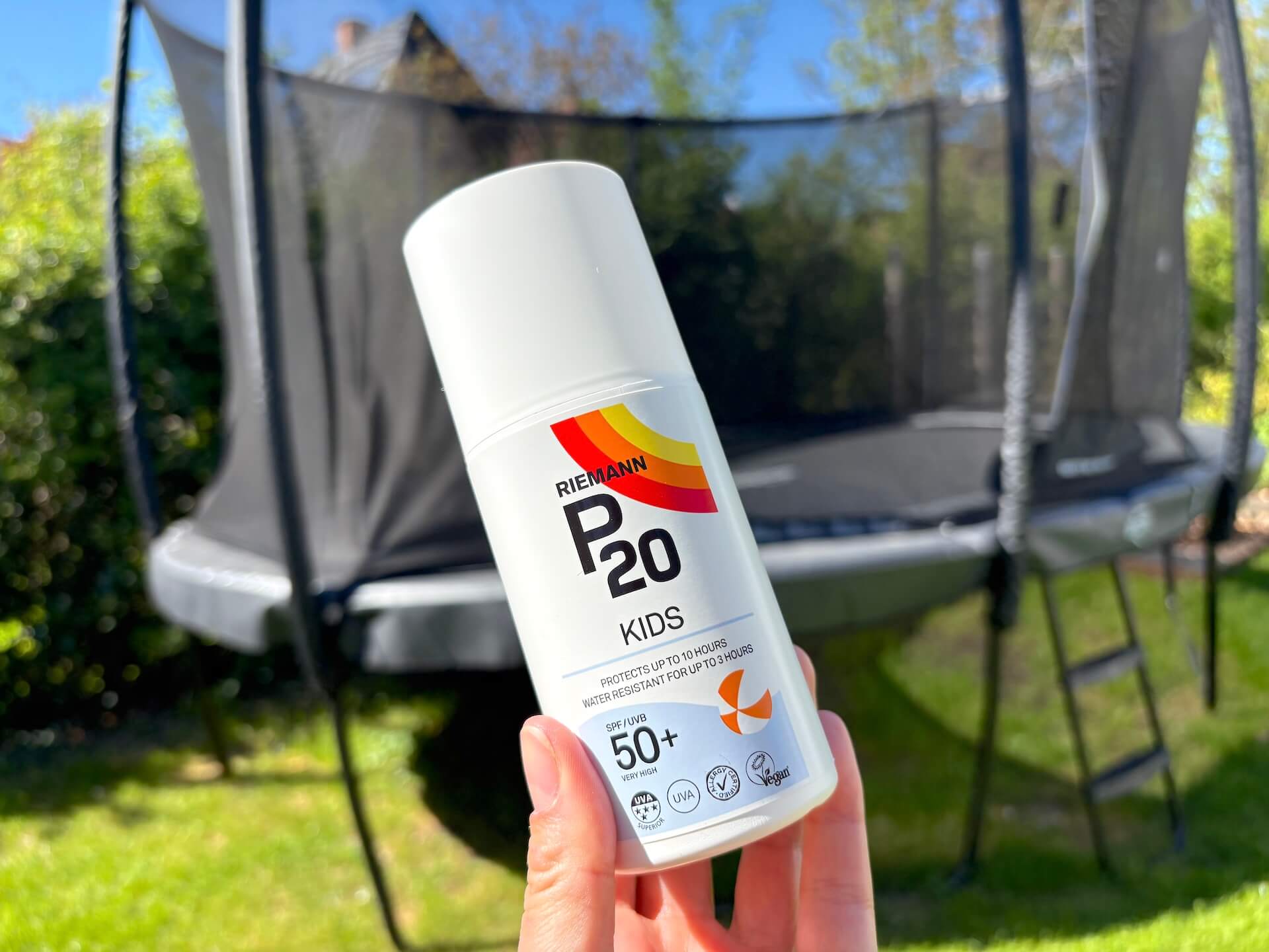 P20 Riemann Kids SPF 50+ solcreme til børn i hånd
