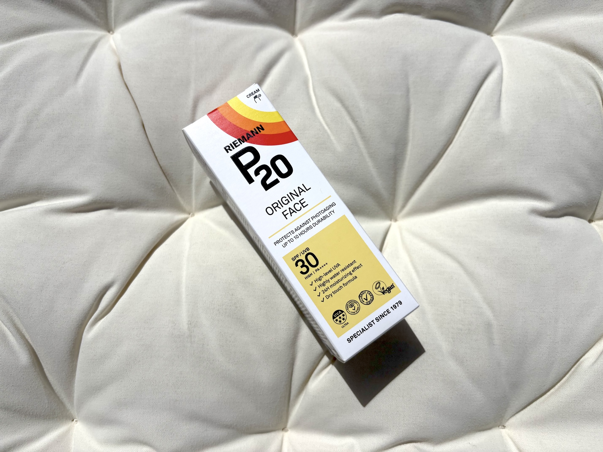 P20 Riemann Original Face SPF 30 i kasse på solseng