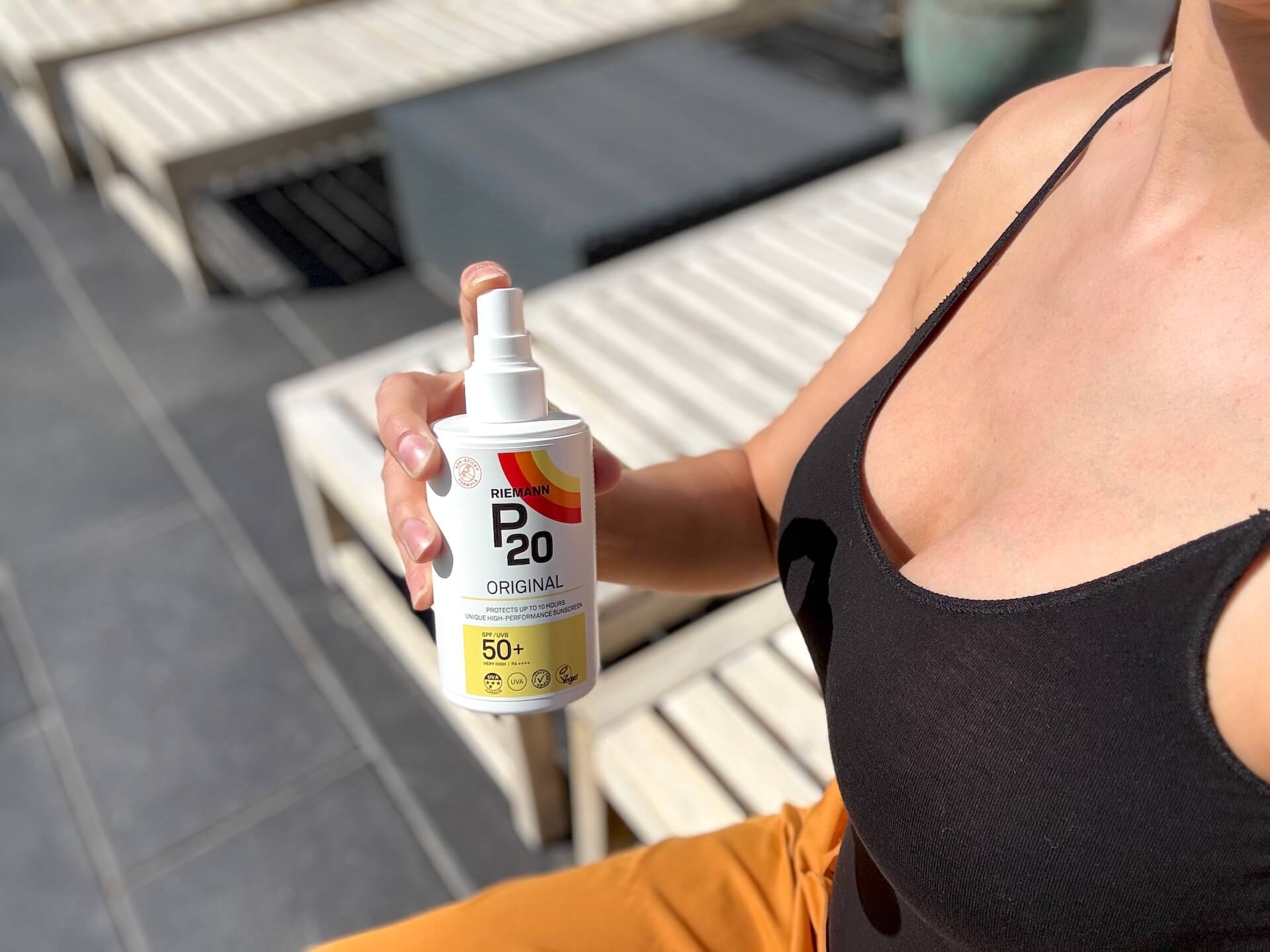 P20 Riemann Original Spray SPF 50+ sprayes på bryst