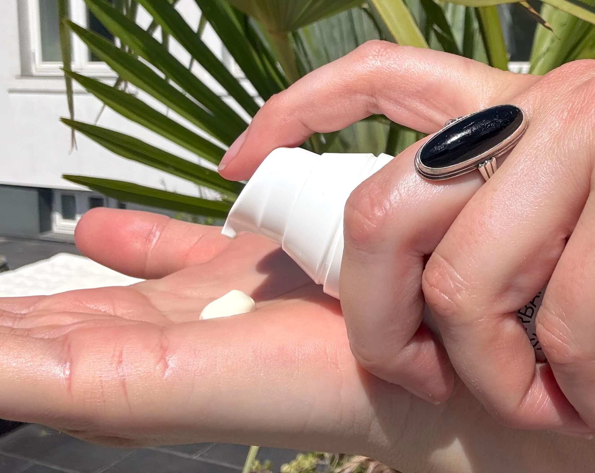 P20 Riemann Urban Shield SPF 50+ trykkes ud i hånd
