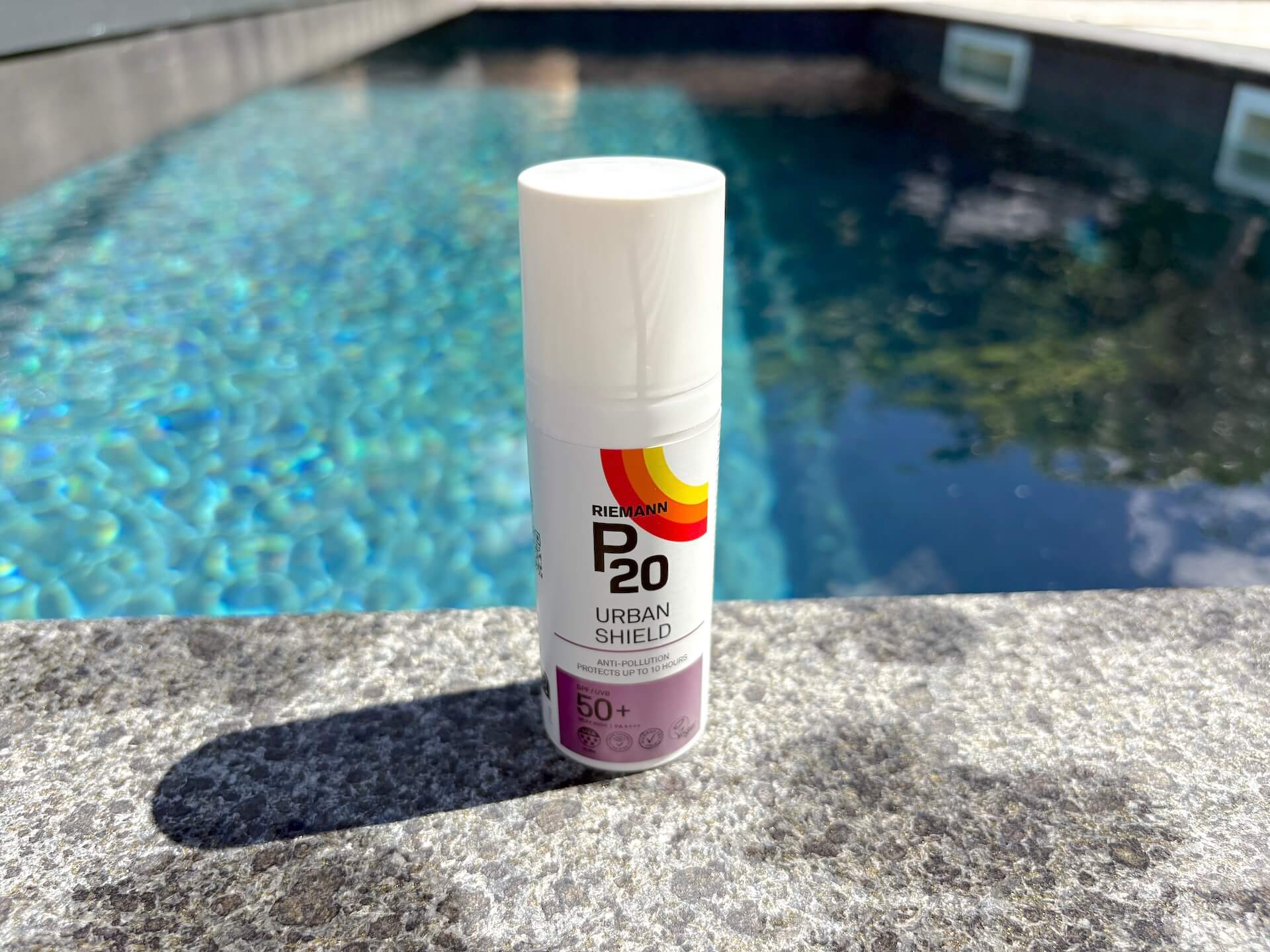 P20 Riemann Urban Shield SPF 50+ ved pool