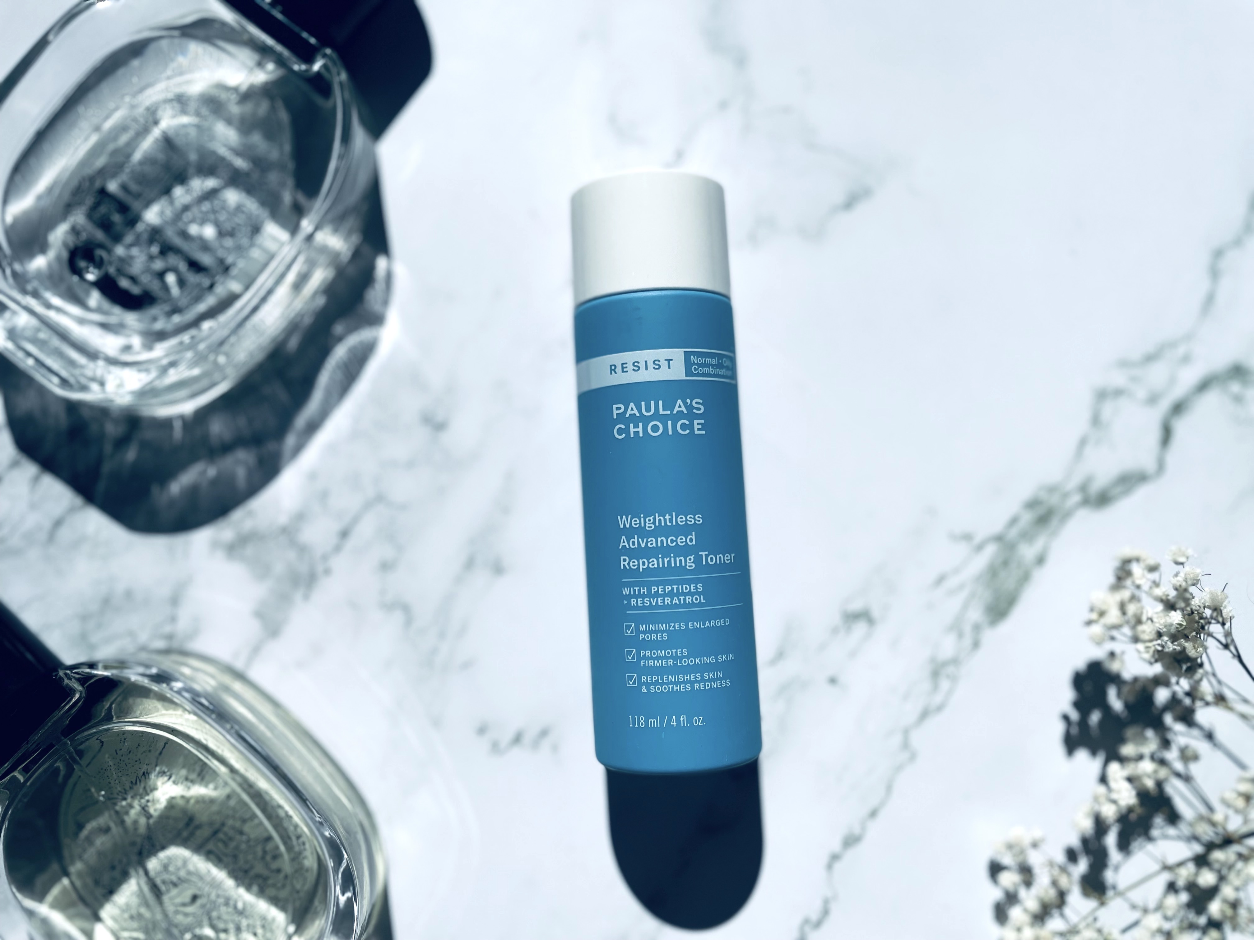 Paulas Choice Resist Anti-Aging plejende skintonic på bord