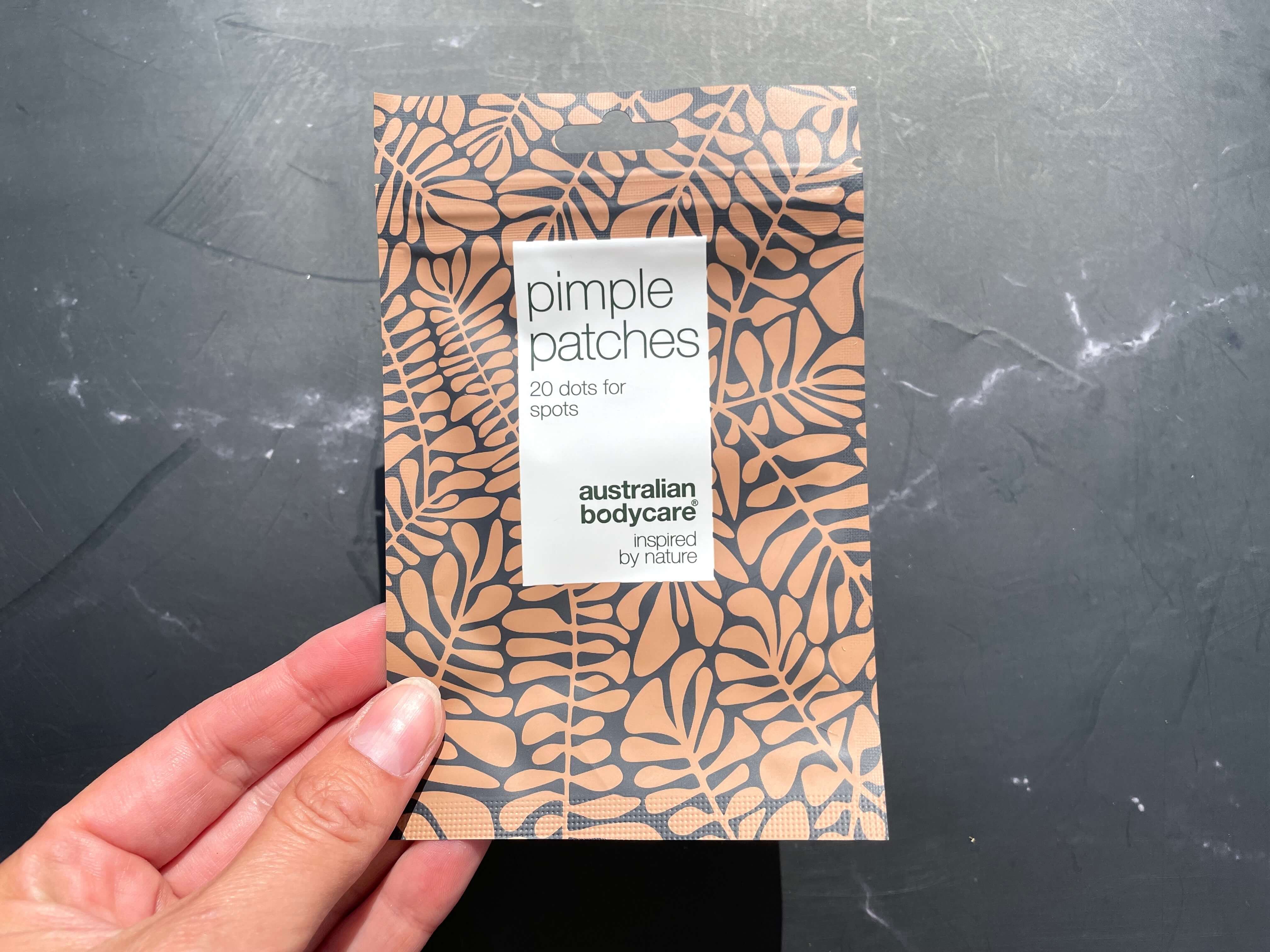 Pimple Patches fra Australian Bodycare i hånd