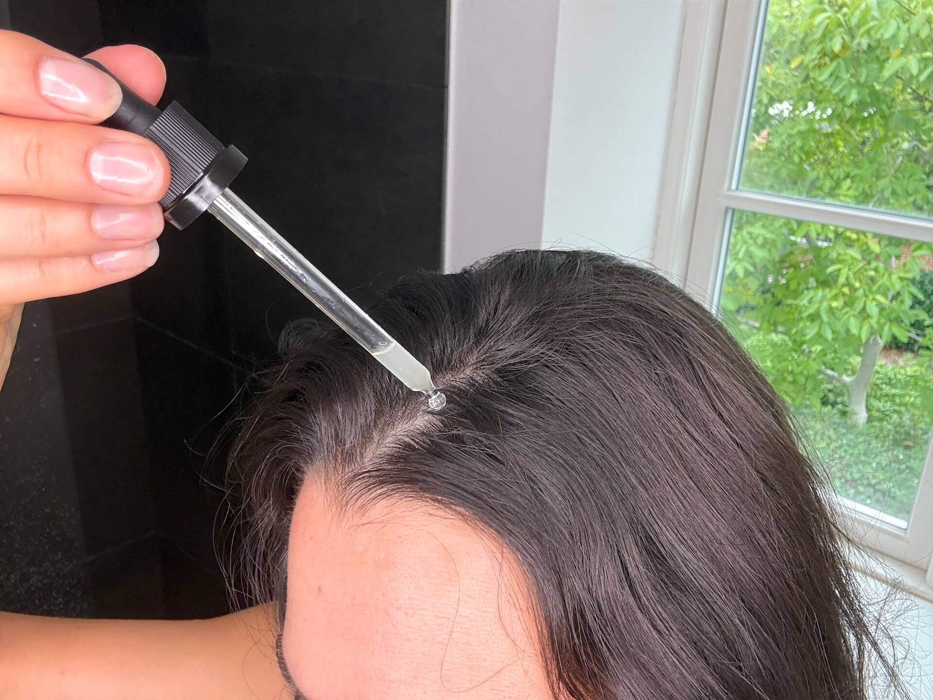 Pipette med Cana Care GROW i hovedbund