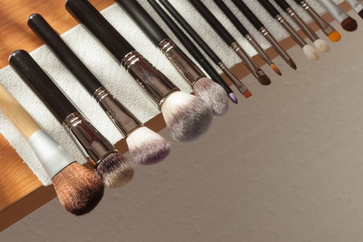 7 Bedste Rens Til Makeup Børster i 2025