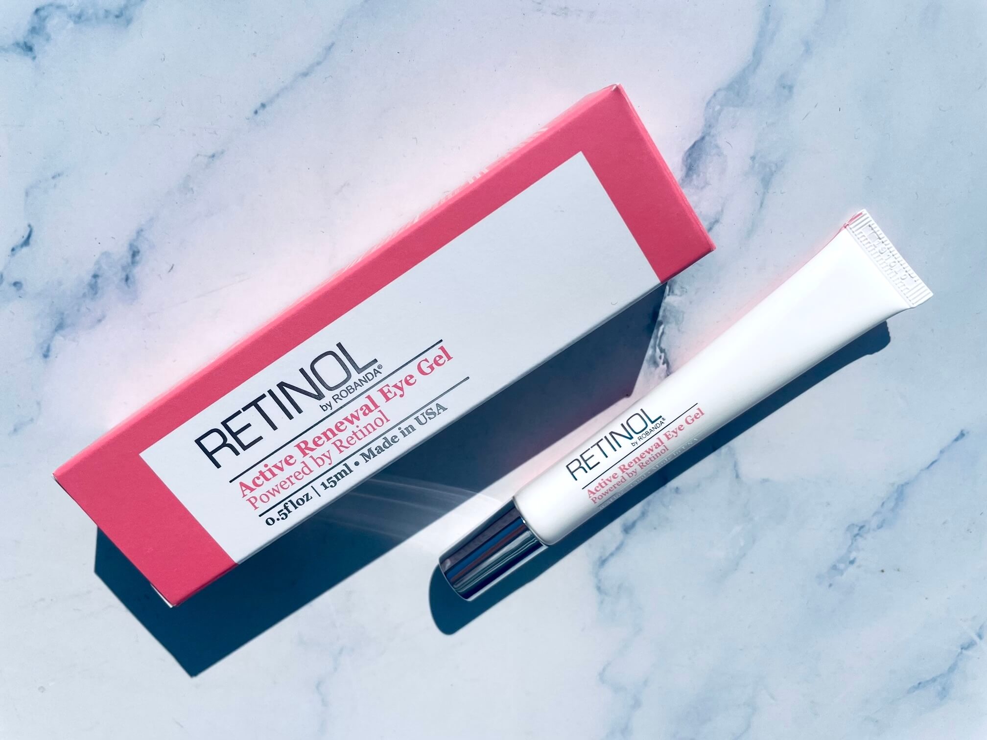 Retinol by Robanda Active Renewal Eye Gel og kasse på bord