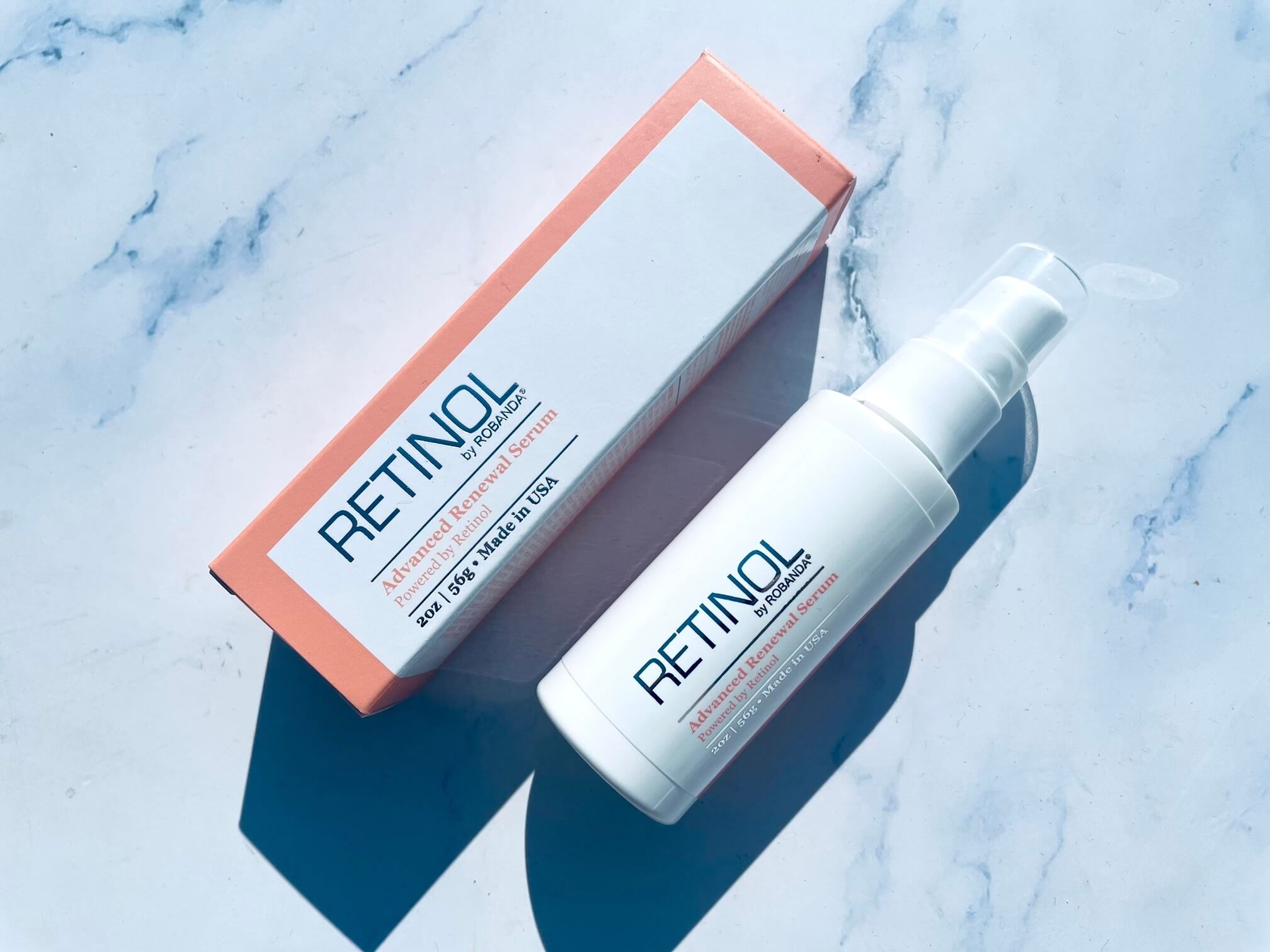Retinol By Robanda Advanced Renewel serum og kasse på bord