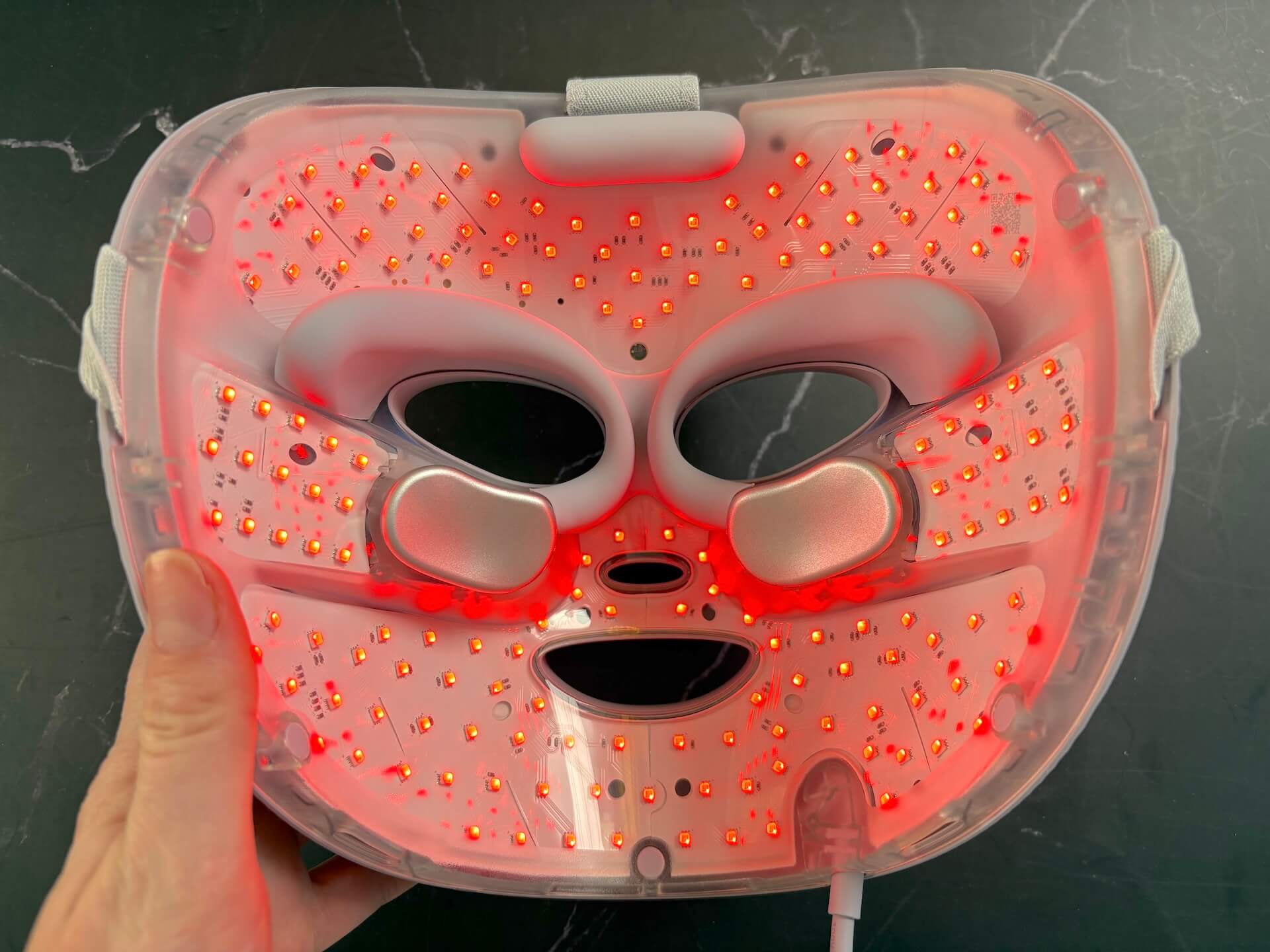 Rød lys i Shark CryoGlow LED Face Mask