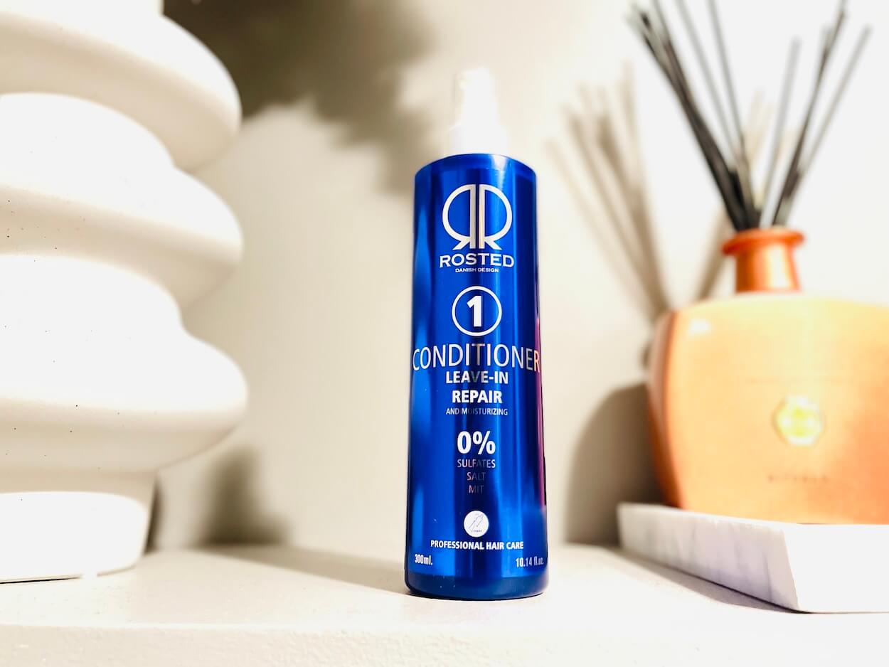 Rosted 1 Repair leave-in conditioner på en hylde