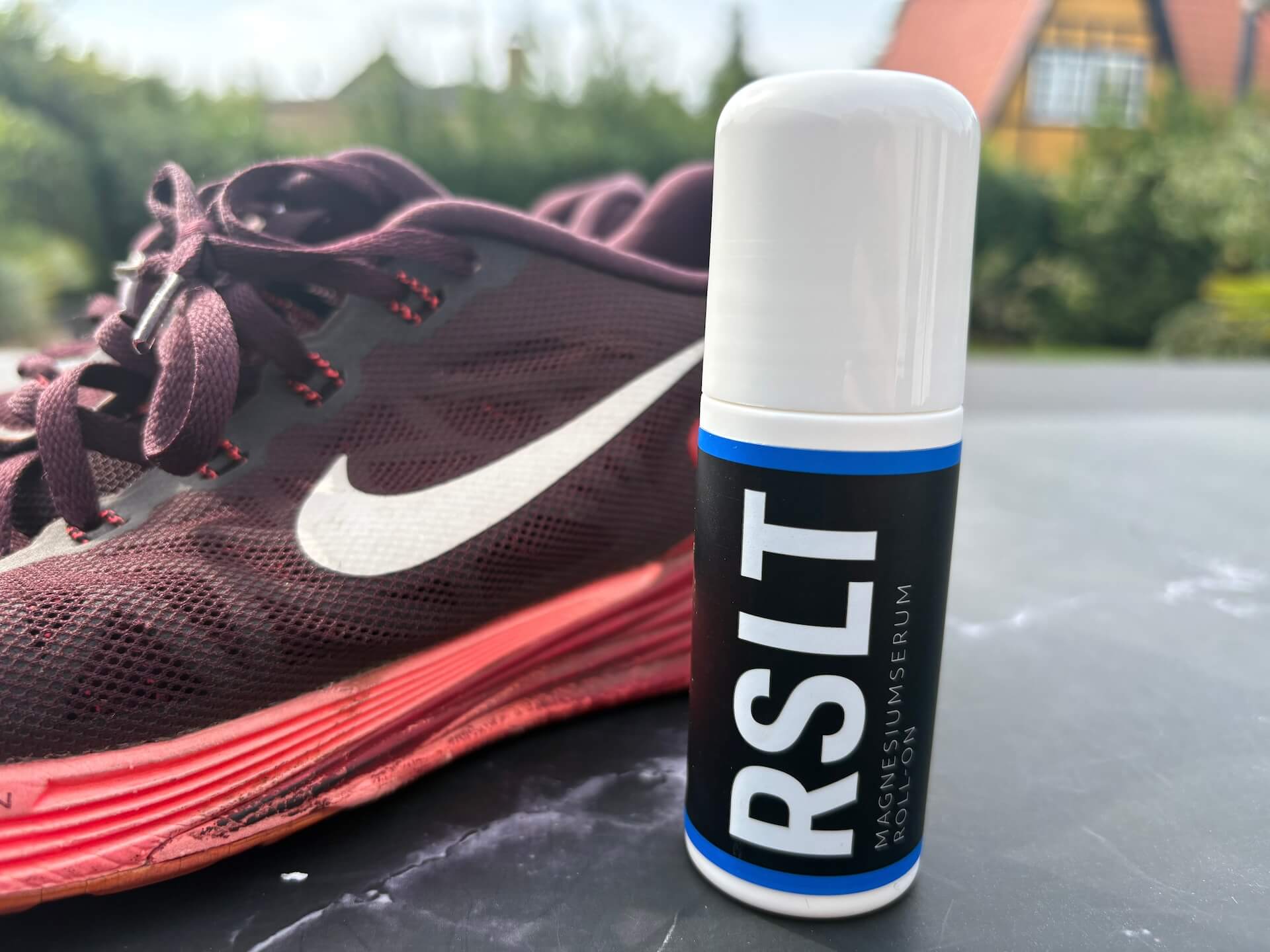 RSLT Magnesium Roll-On på bord