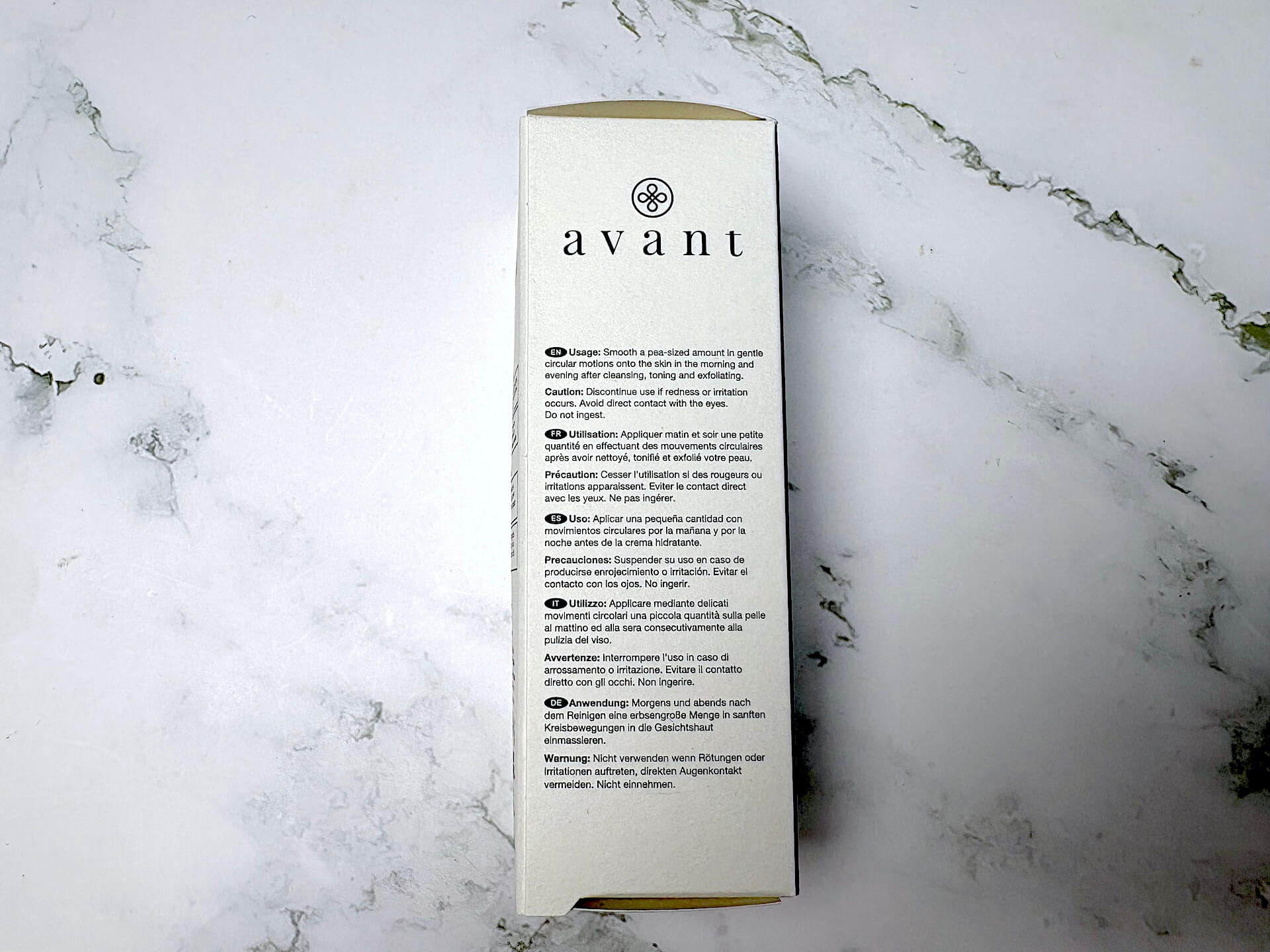 Sådan bruges Avant Skincare R.N.A Radical Firmness Anti-Ageing Serum