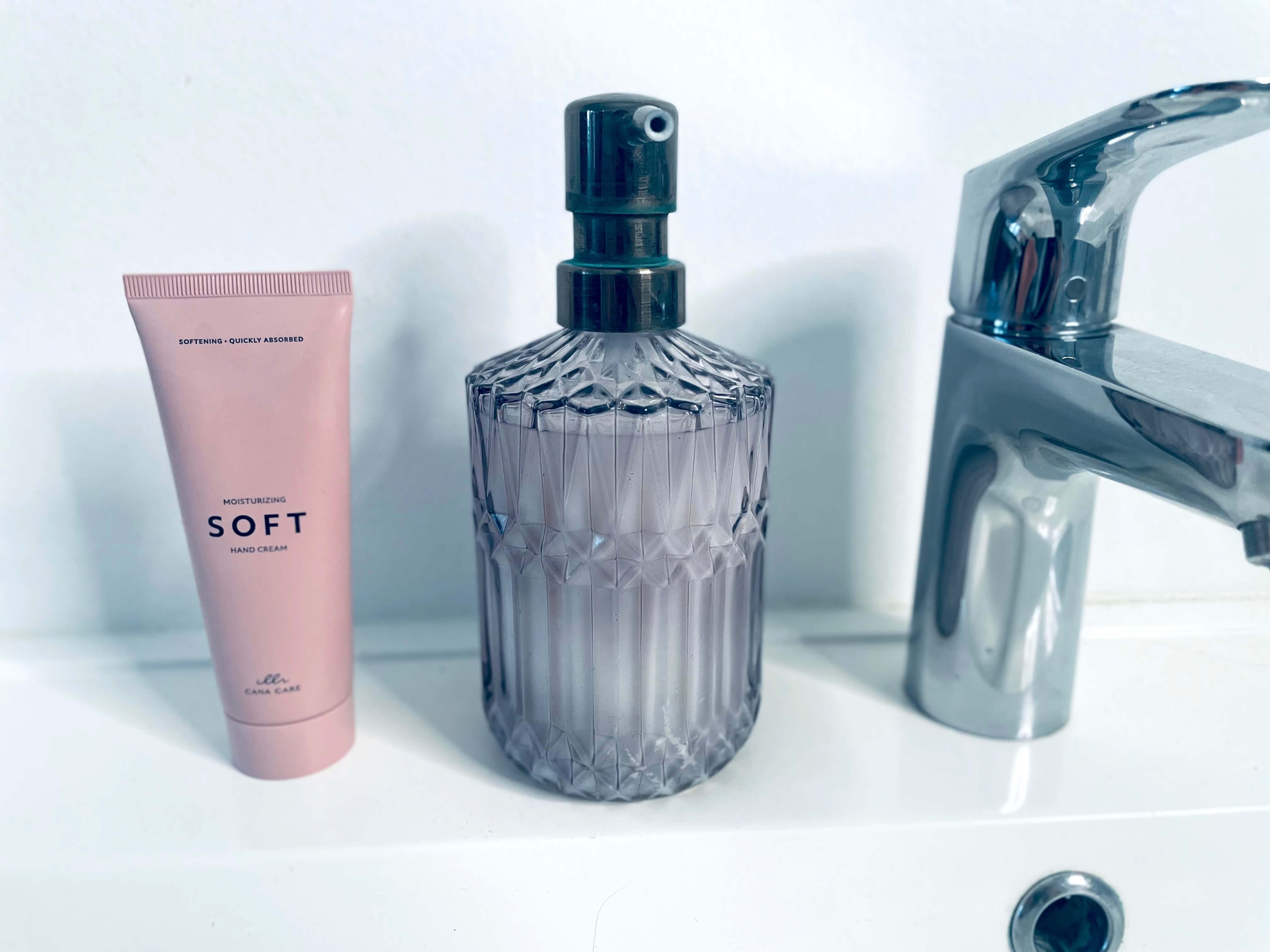 SOFT hand cream fra Cana Care ved håndvask