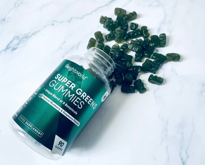 Superfood Vingummi Vitaminer på bord