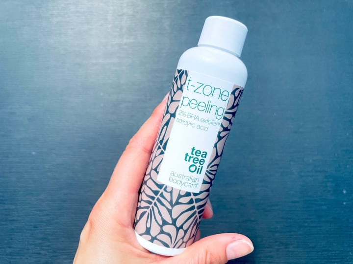 T-zone Peeling fra Australian Bodycare i hånd