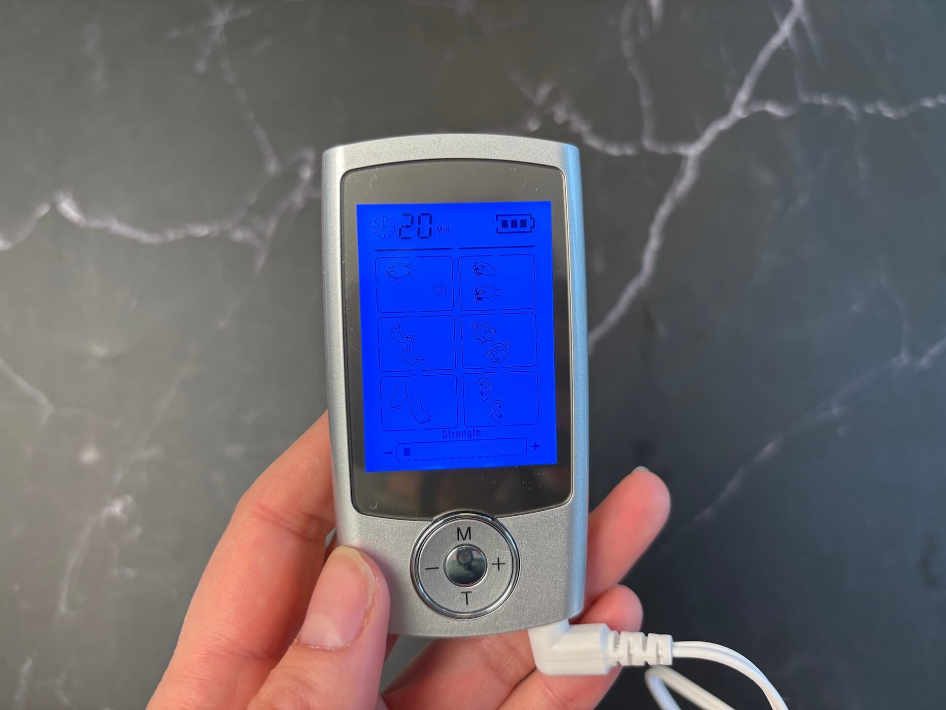 Tændt display på SweHealth SweTens Pocket