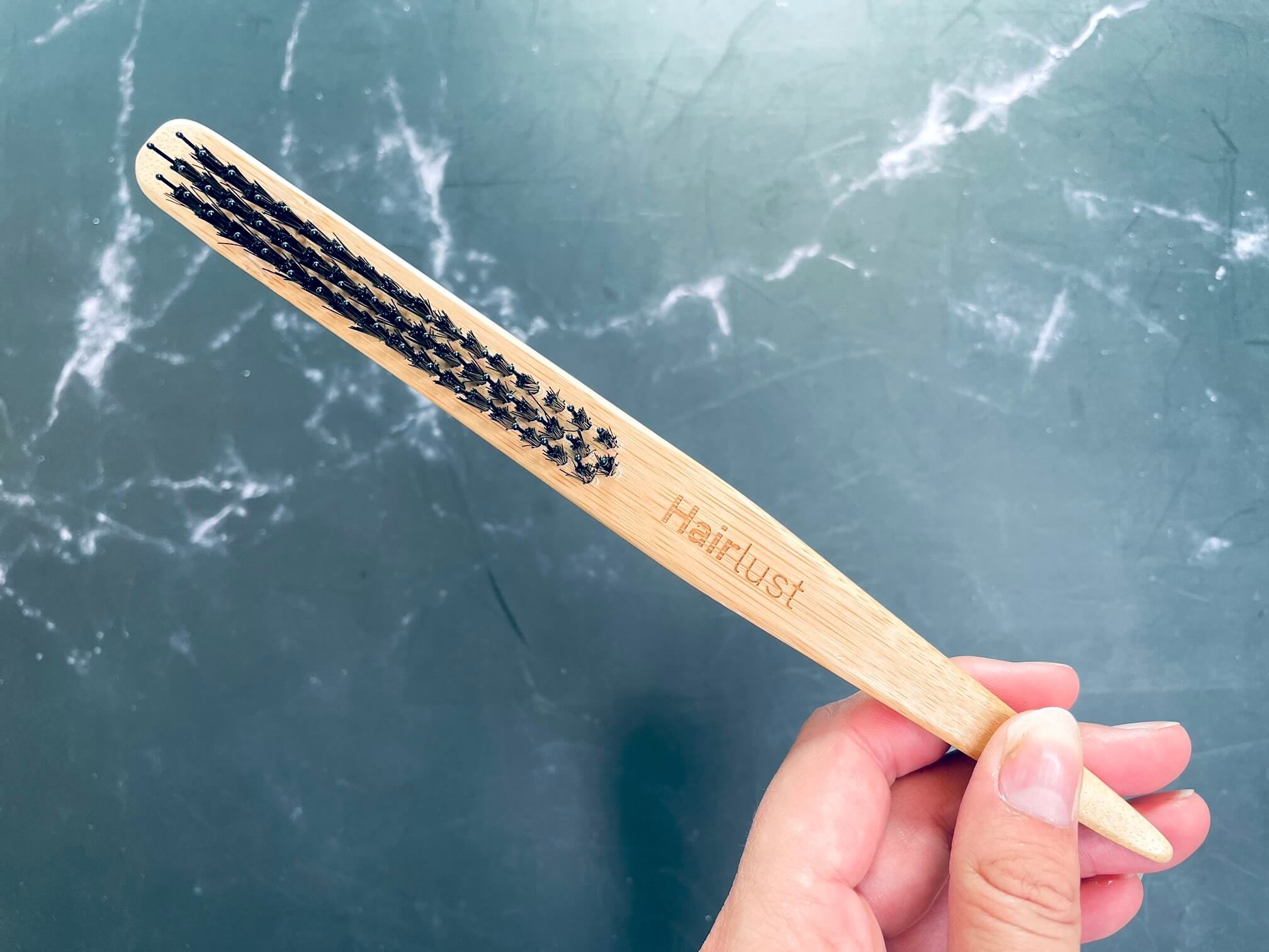 Teasing brush i hånd