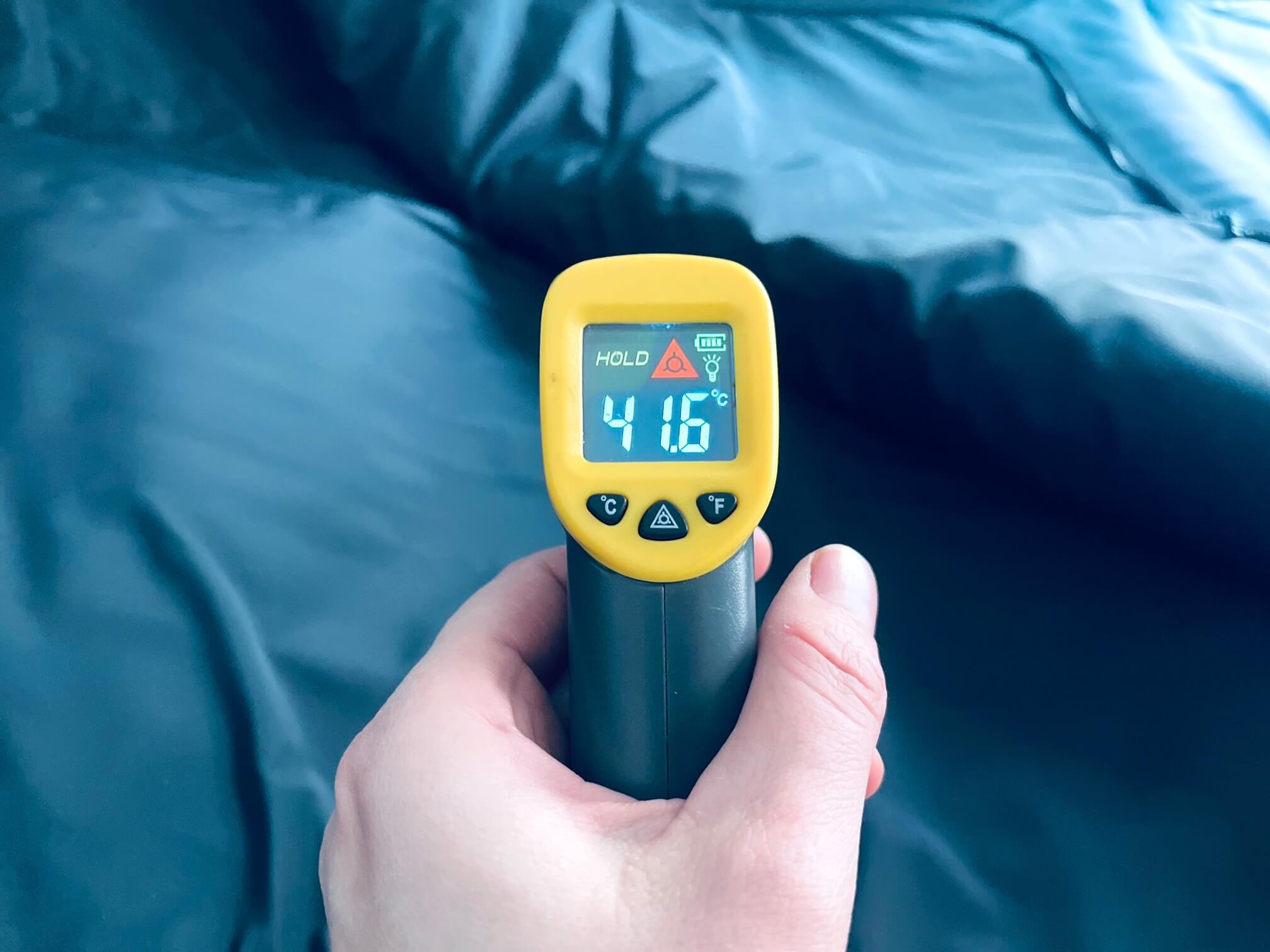 Temperaturmåling af infrarød saunatæppe fra DeluxeCare