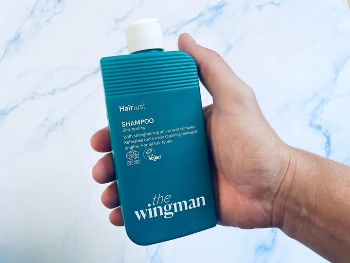 The Wingman shampoo fra Hairlust i hånd