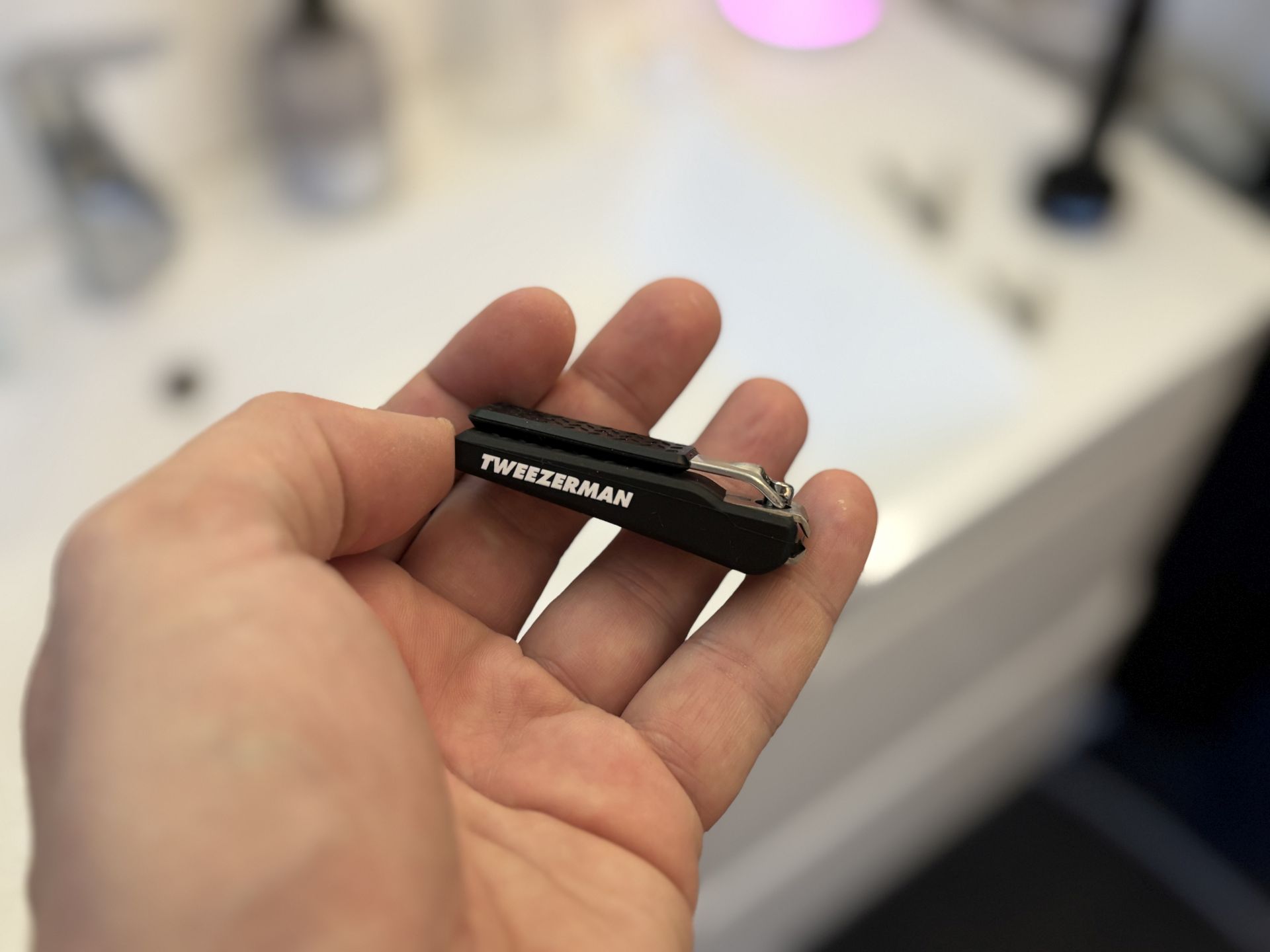 Tweezerman Precision Grip Fingernail 