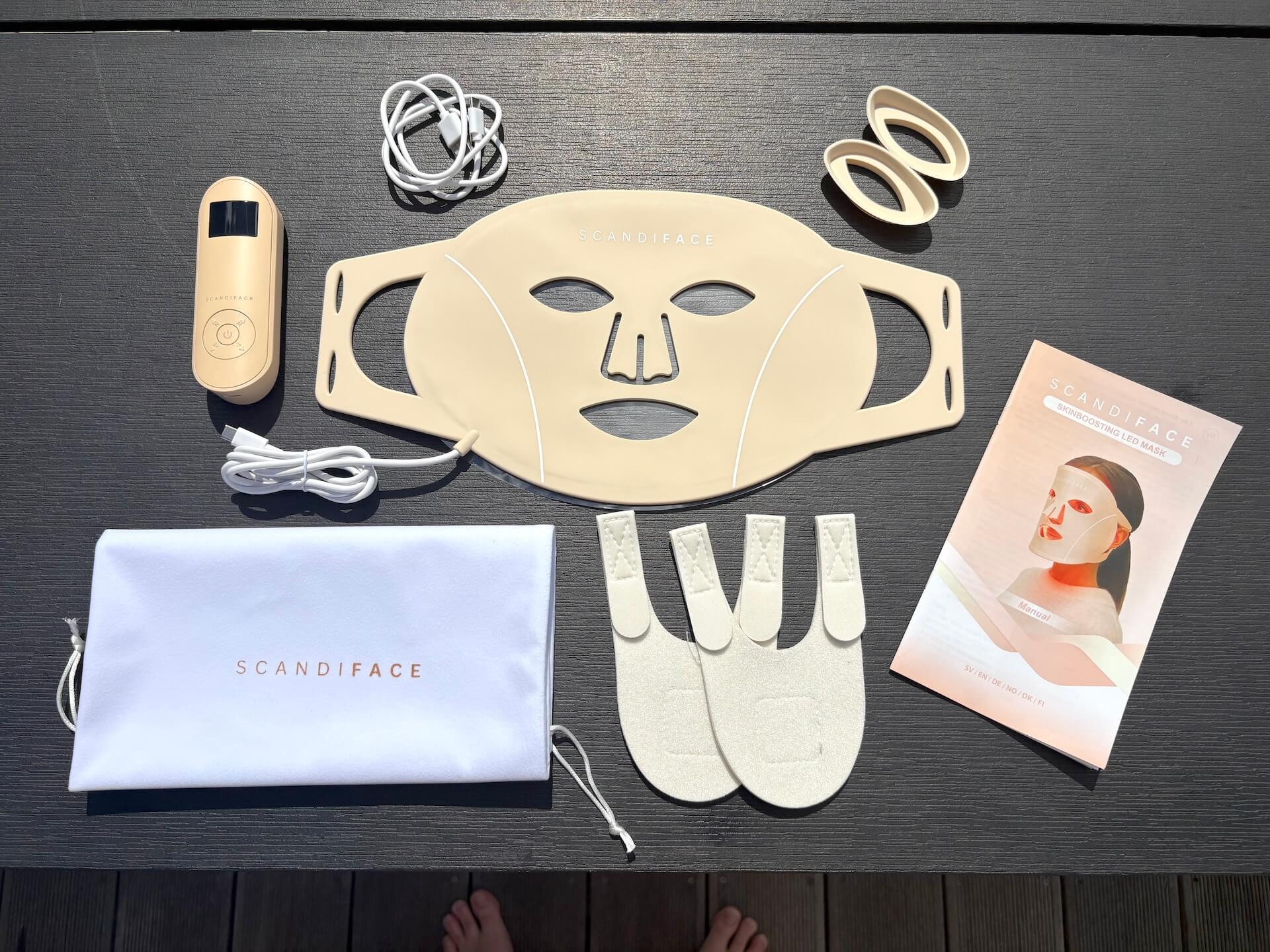Unboxet indhold til Scandiface Skinboosting LED mask