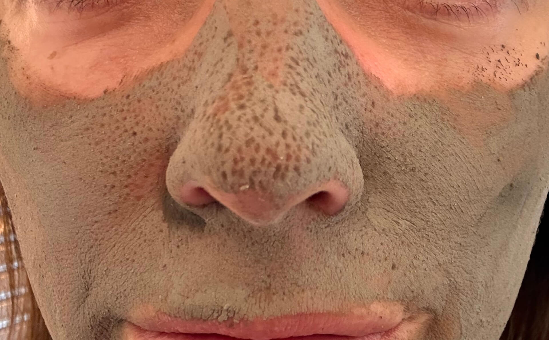 Urenheder udtrykket af muddermaske fra Naturligolie
