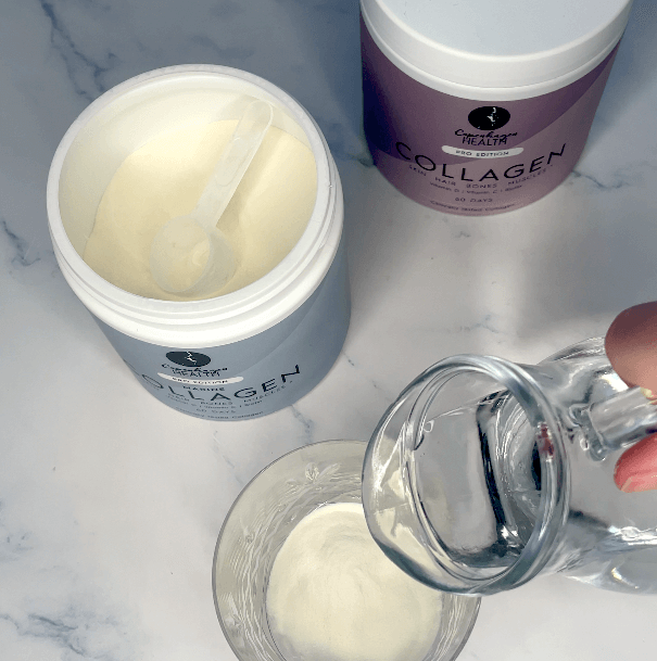 Vand hældes i Collagen Pro Edition Marine